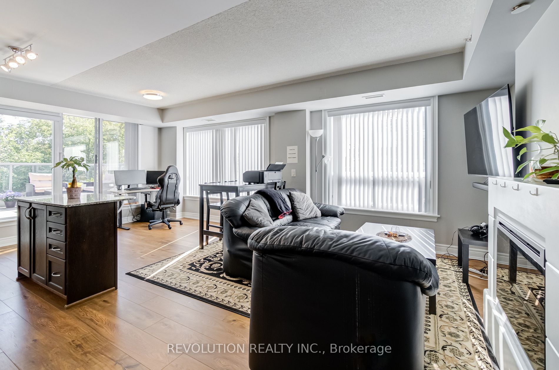 701 Sheppard Ave W, #318