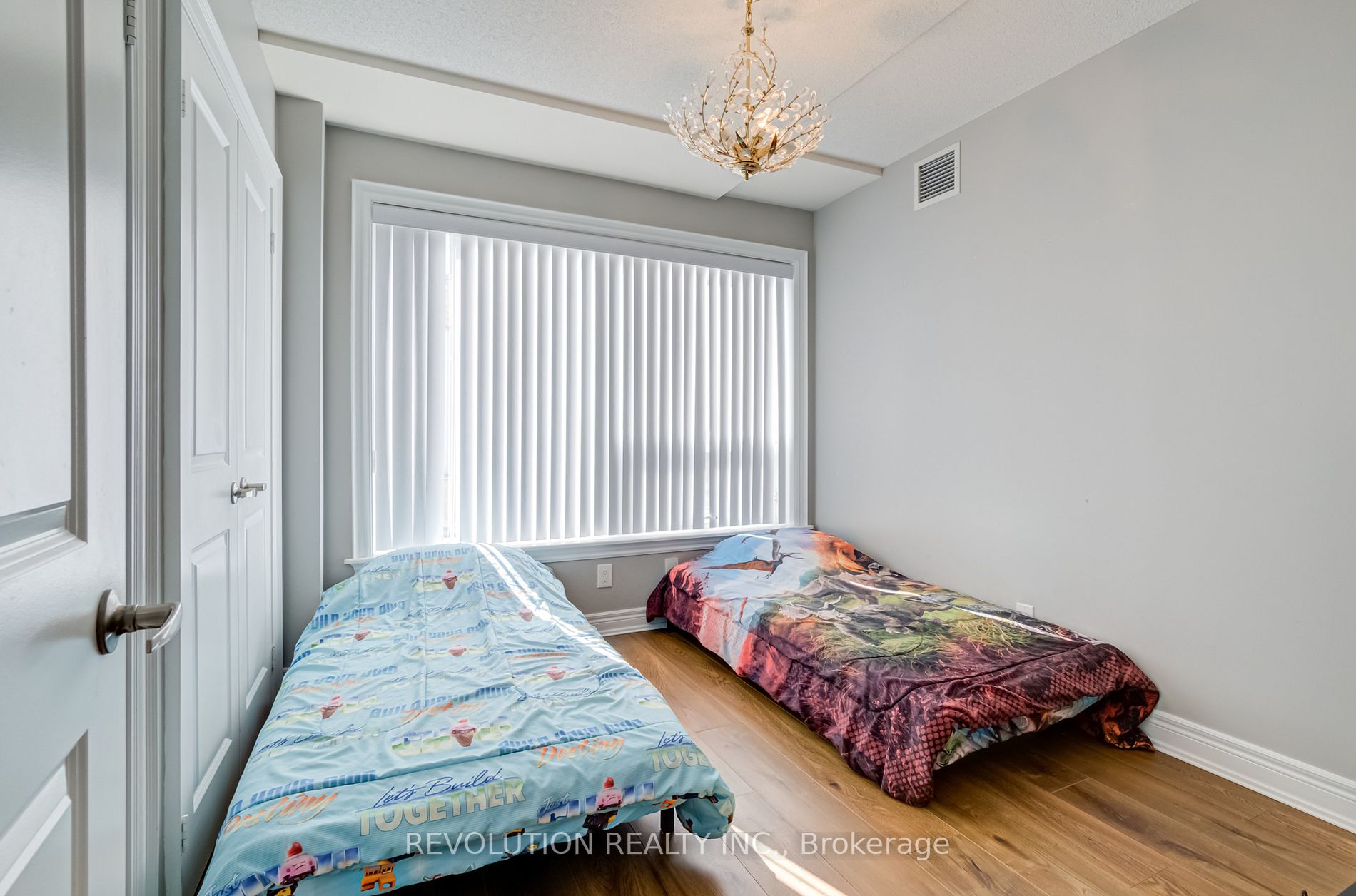701 Sheppard Ave W, #318