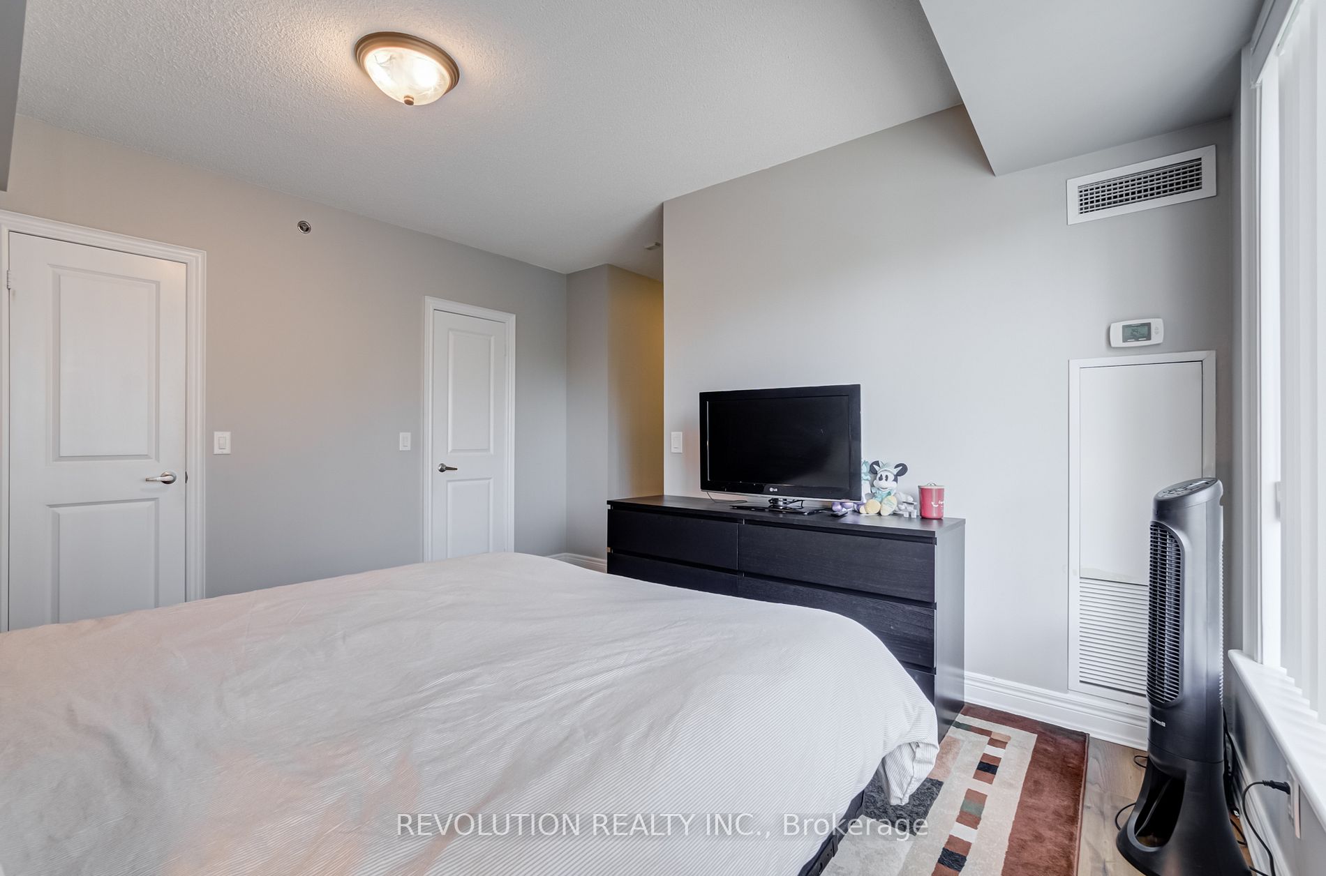 701 Sheppard Ave W, #318