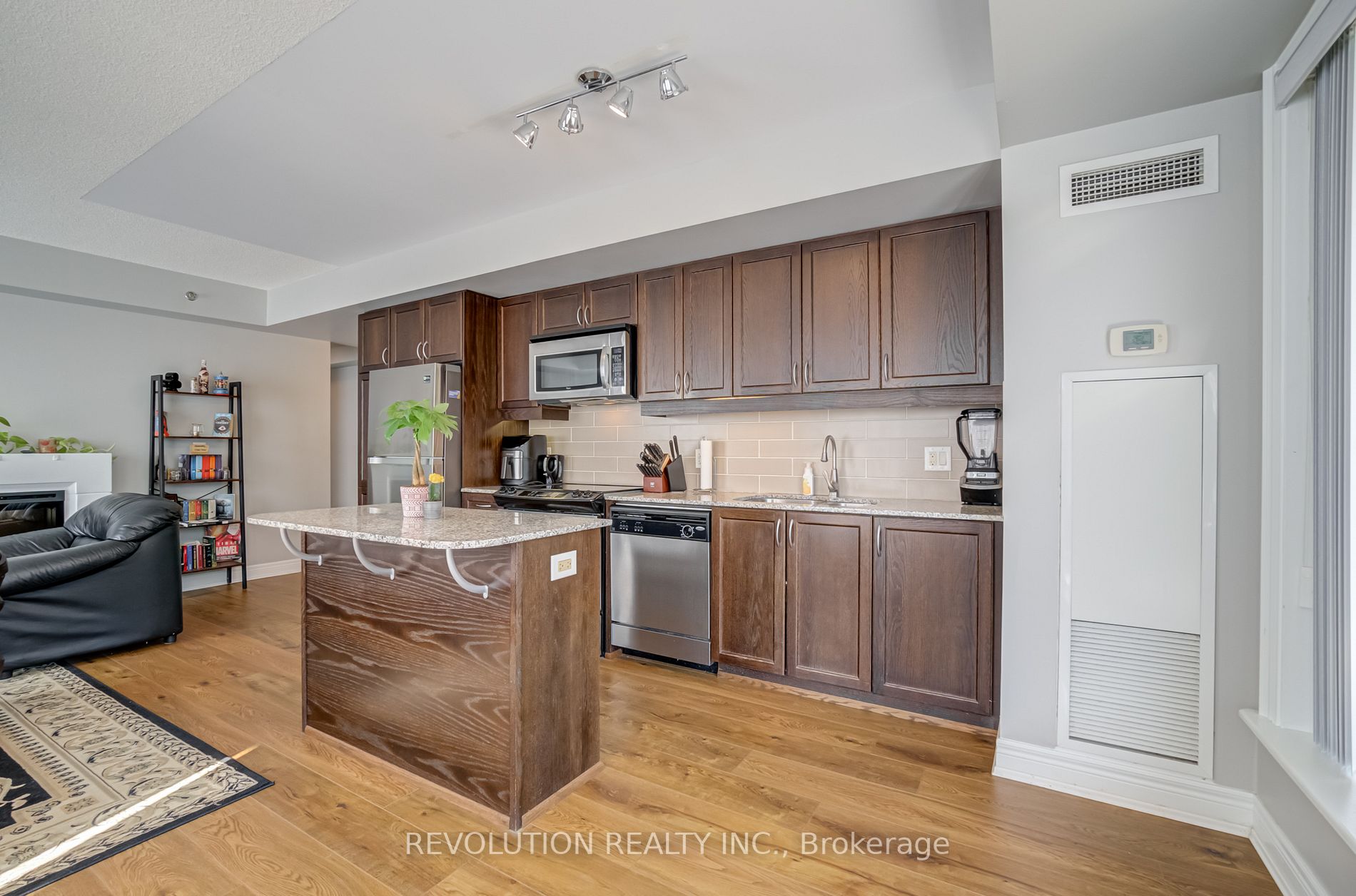 701 Sheppard Ave W, #318