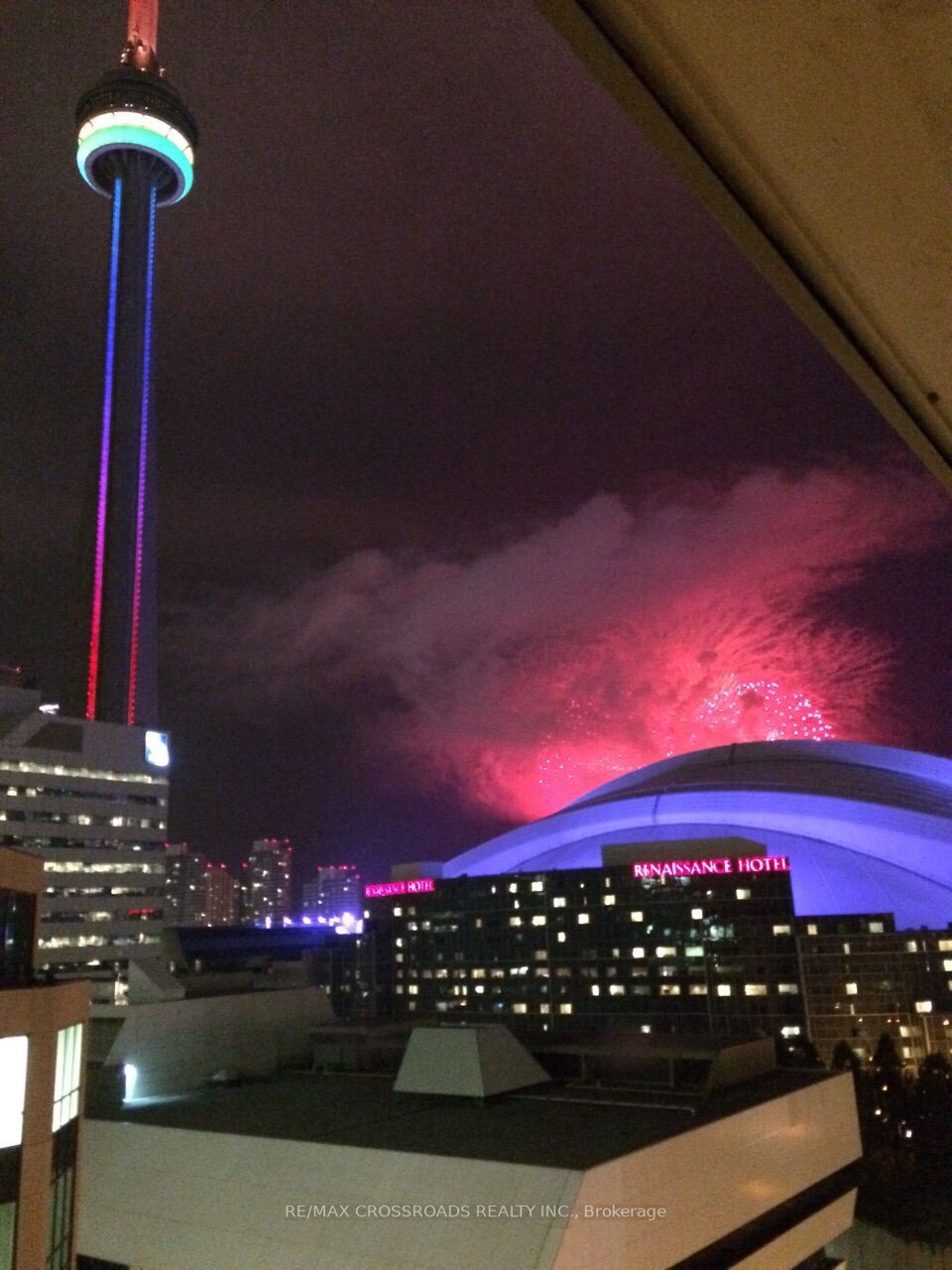 20 Blue Jays Way, #1413