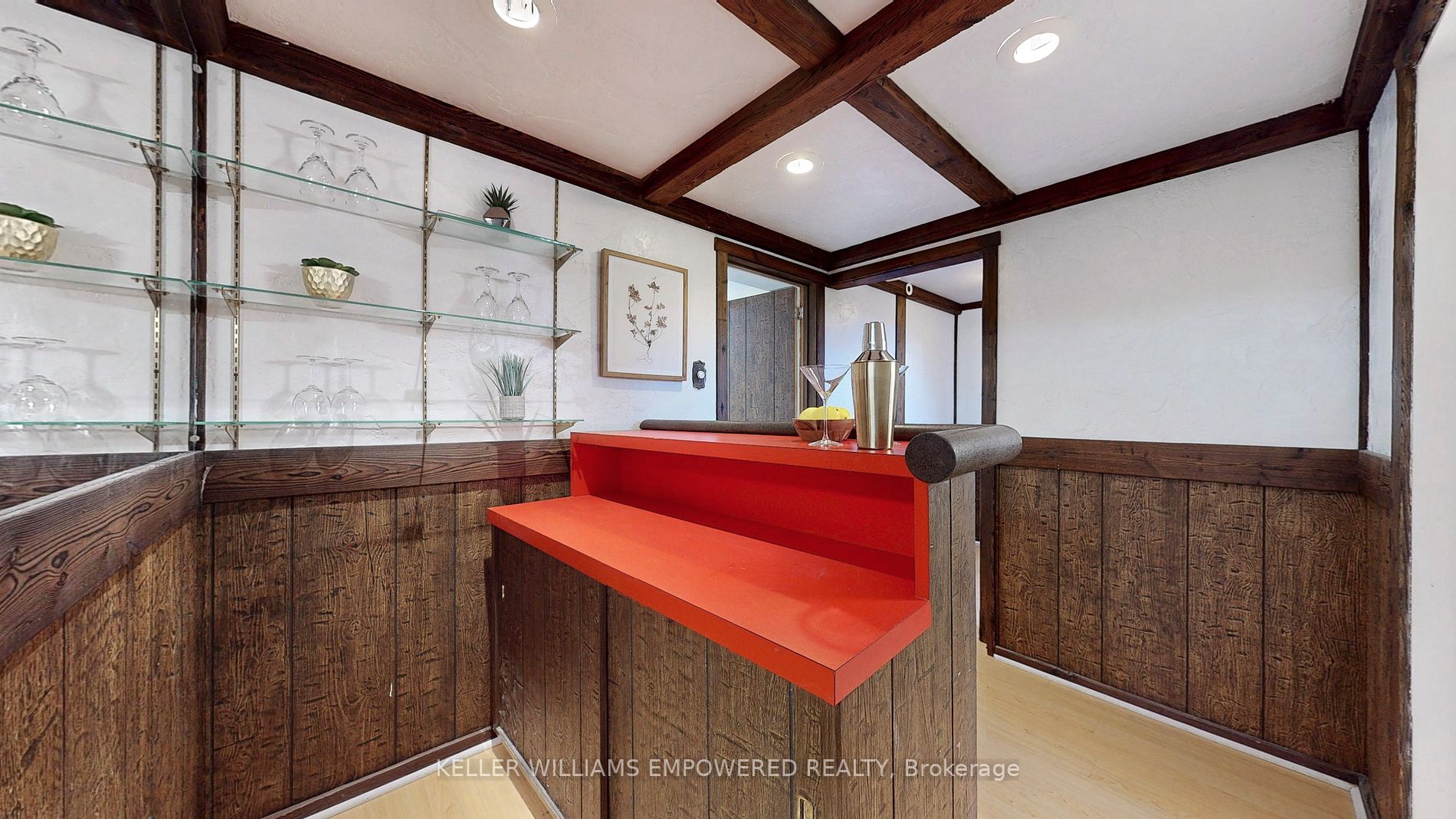 34 Canary Cres E