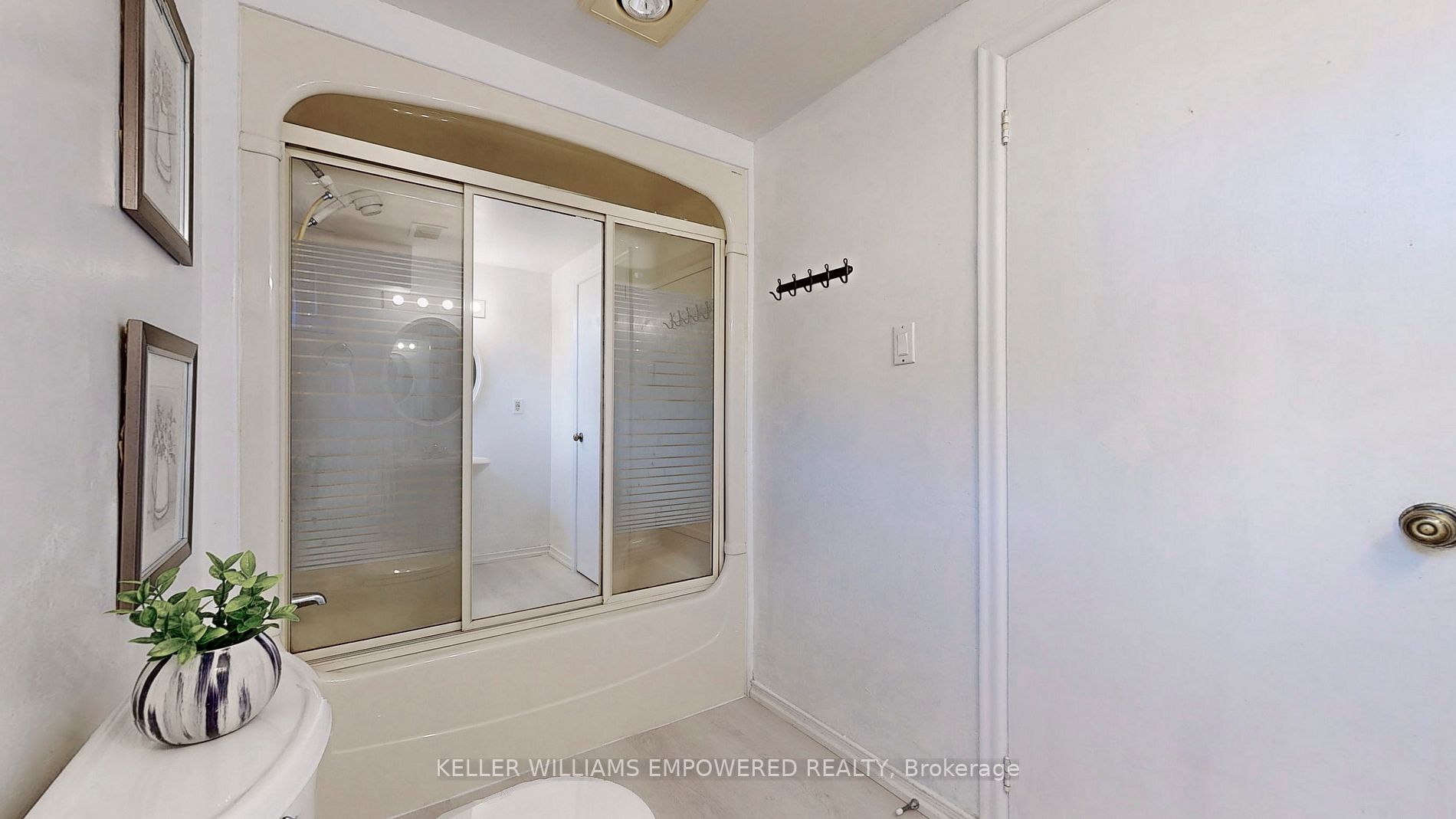 34 Canary Cres E