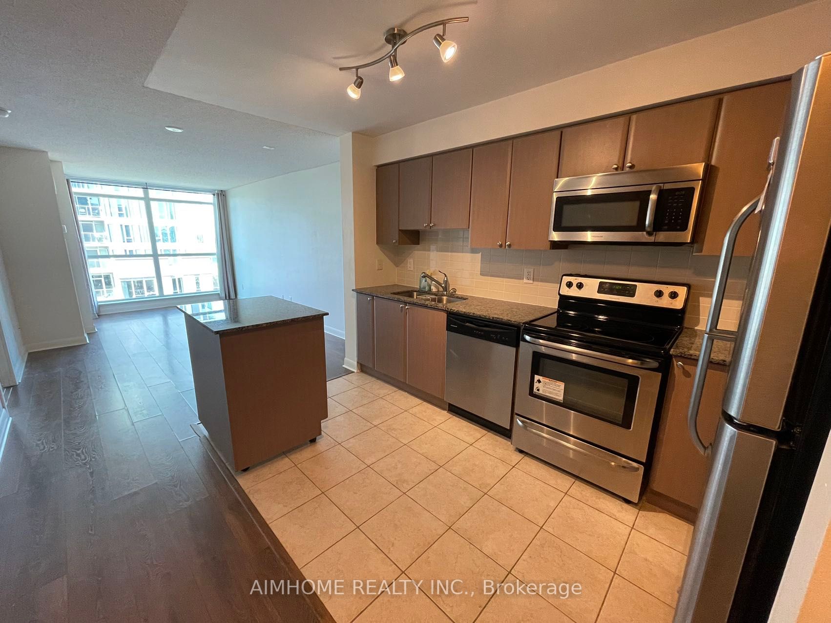 525 Wilson Ave, #927