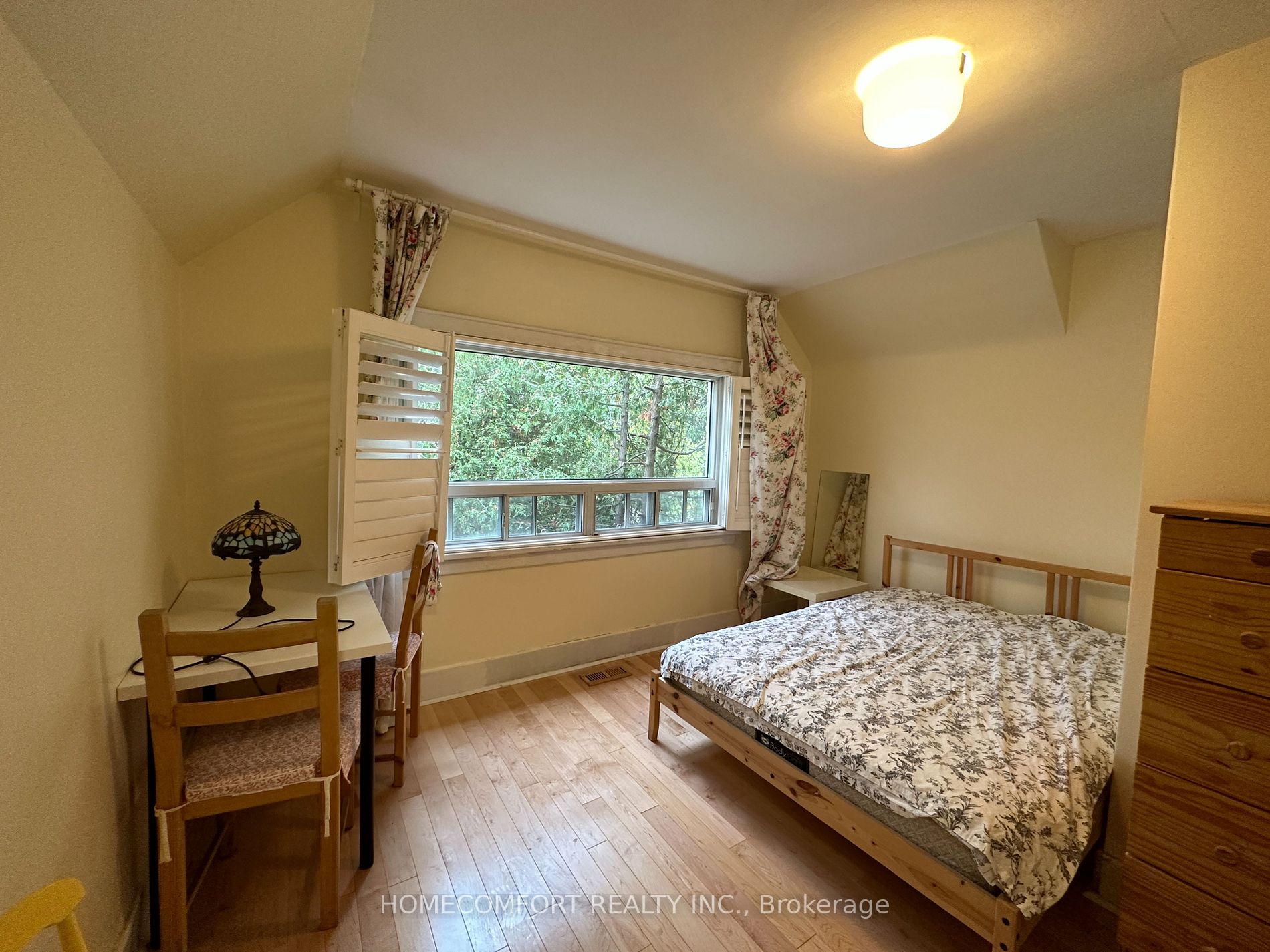 745 Millwood Rd