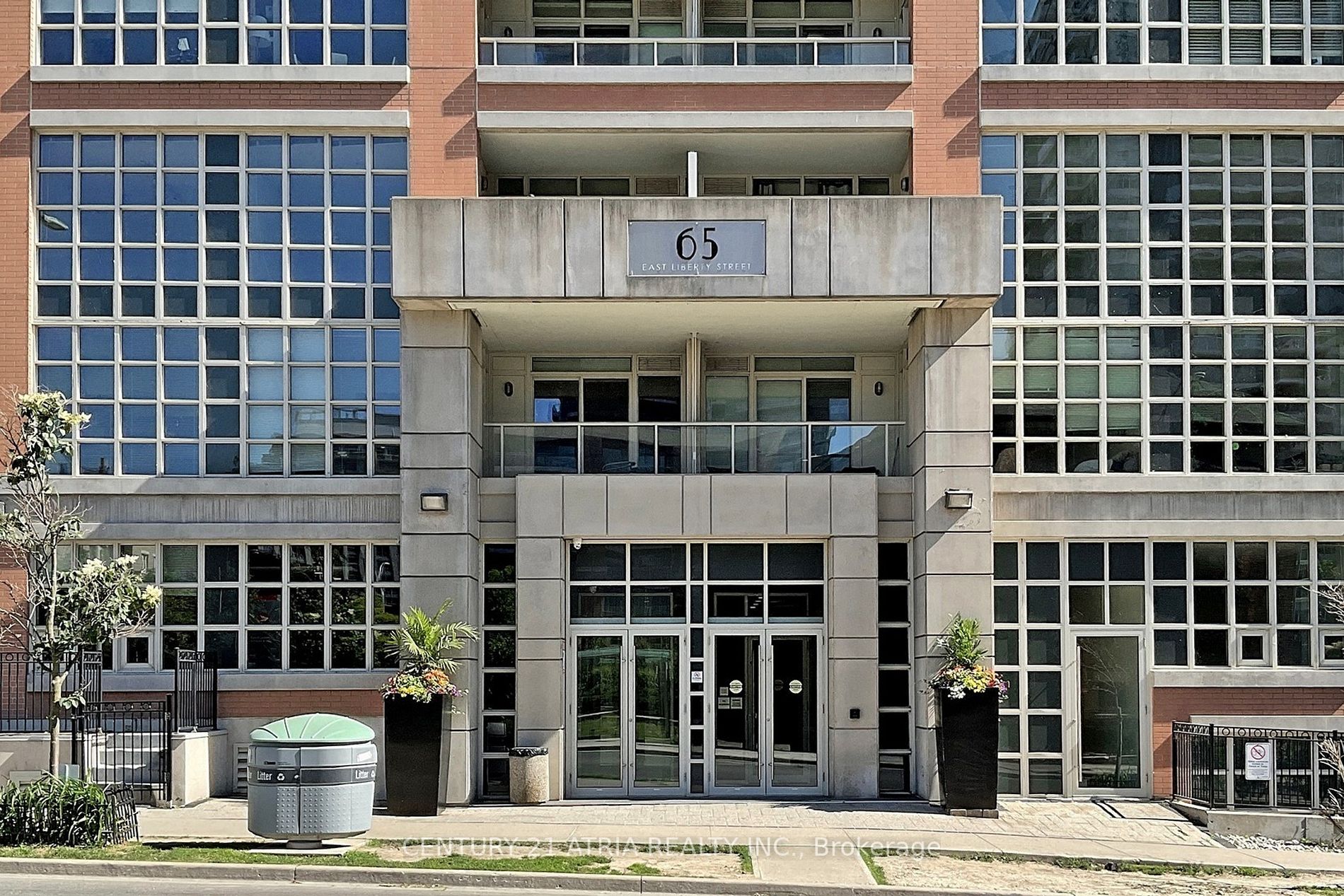 65 East Liberty St, #614