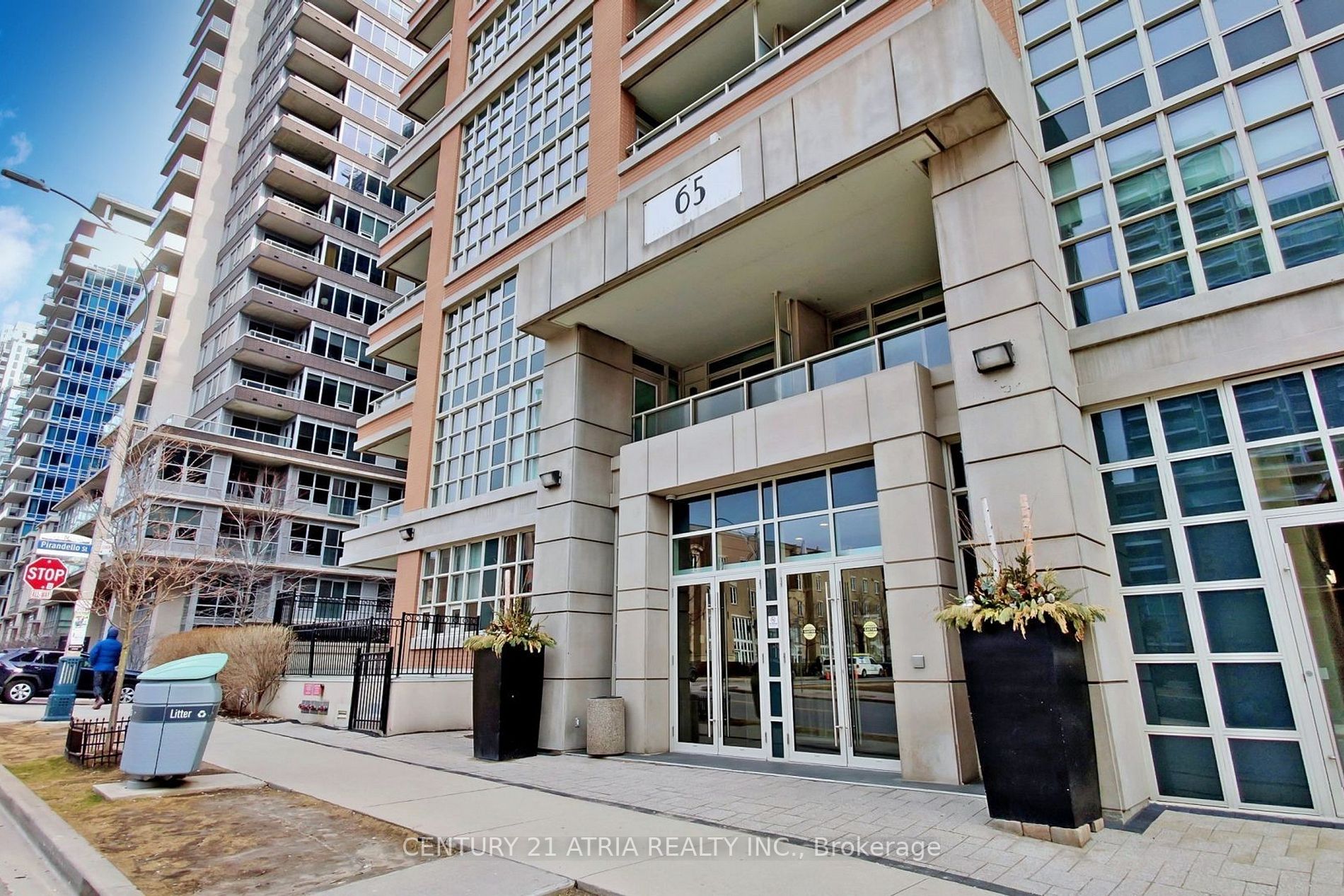 65 East Liberty St, #614