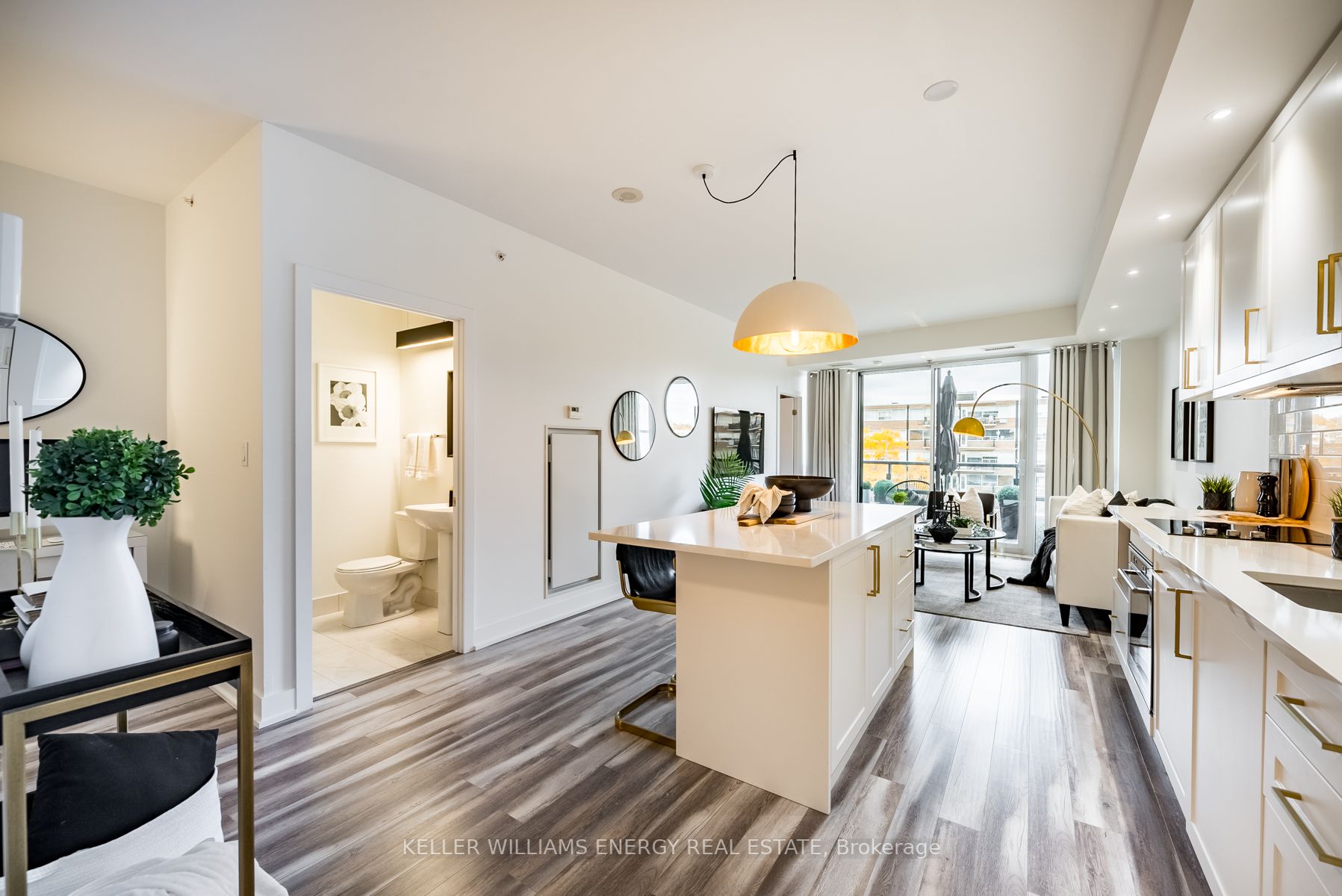 99 The Donway West, #409