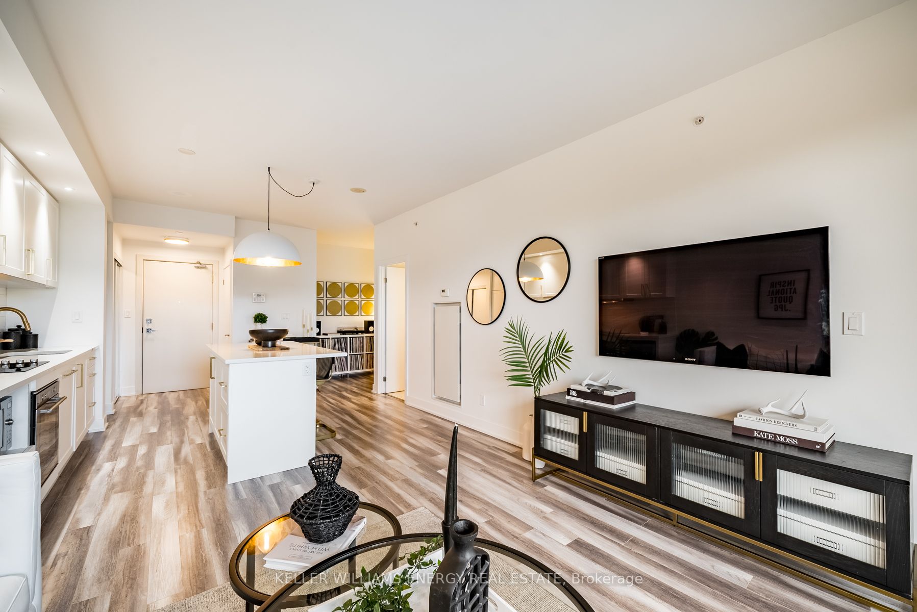 99 The Donway West, #409