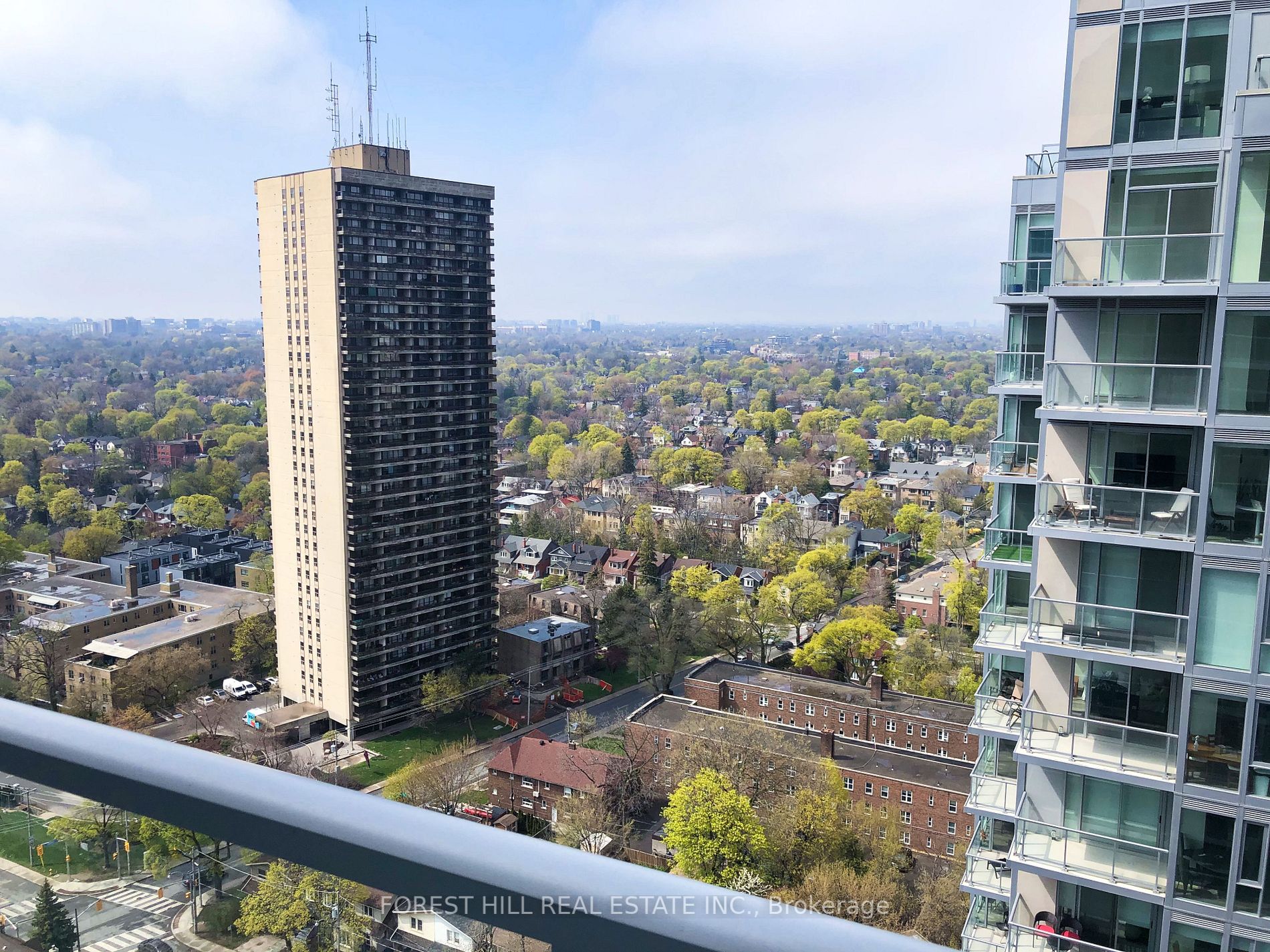 33 Helendale Ave, #2101