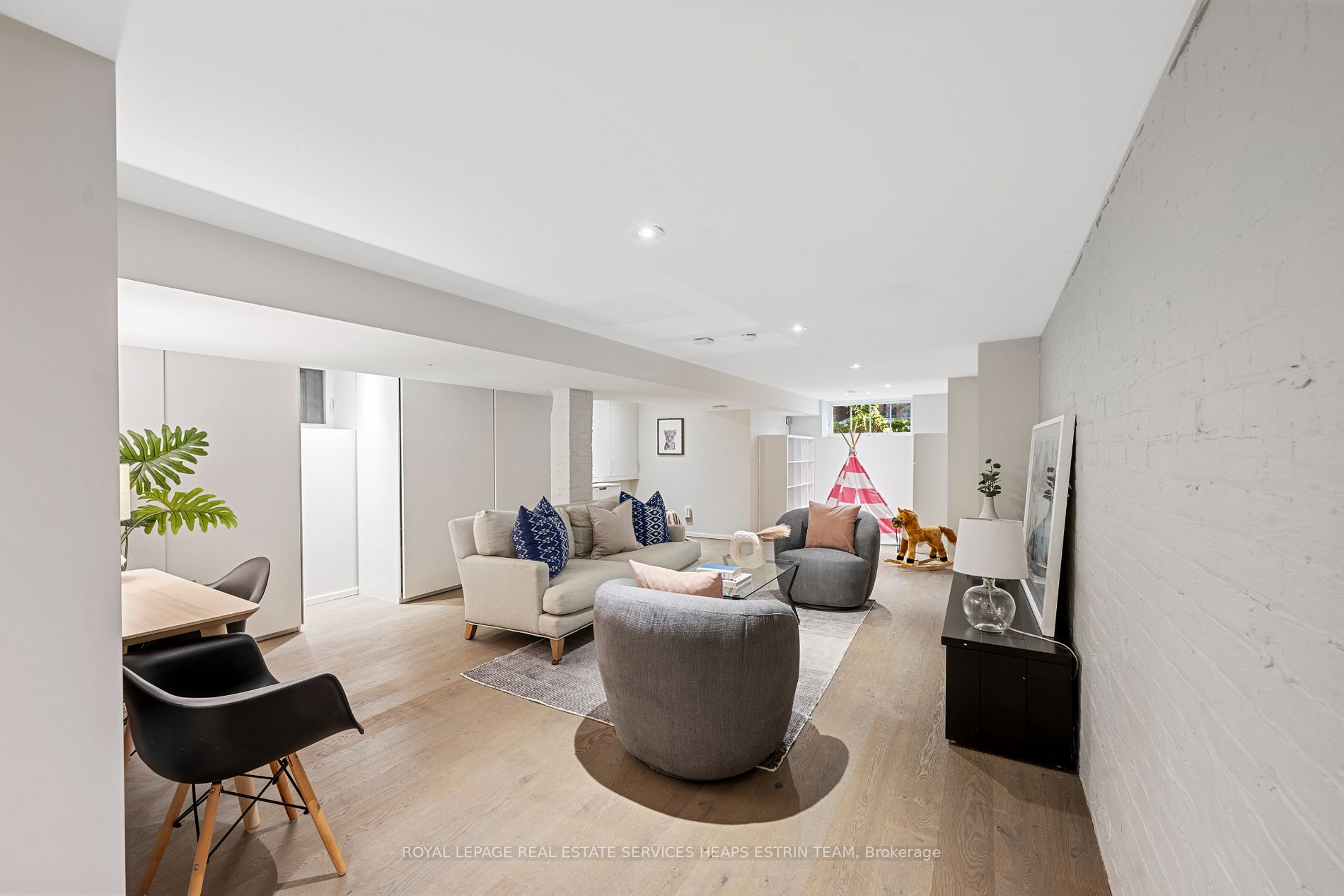 66 Tranby Ave