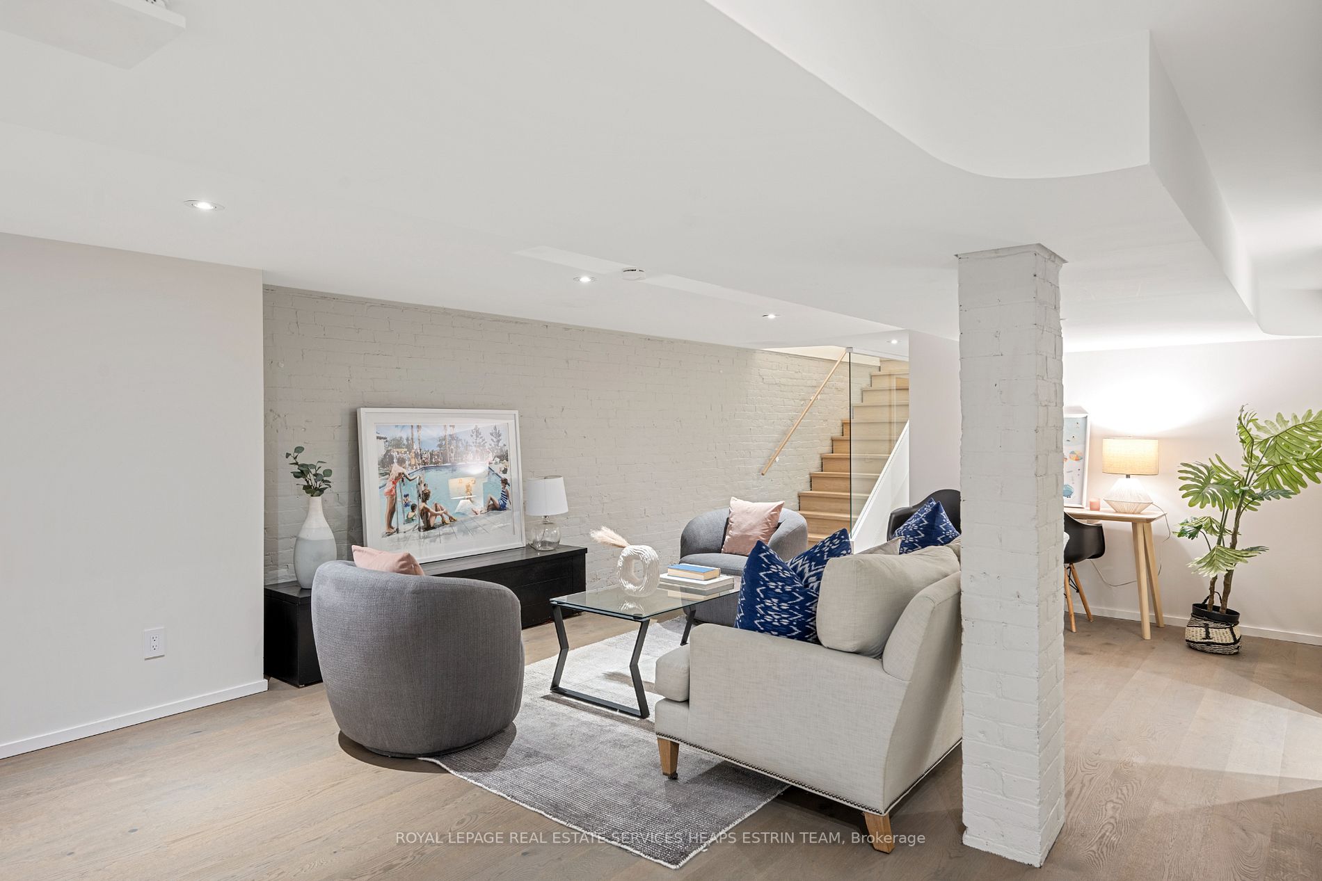 66 Tranby Ave