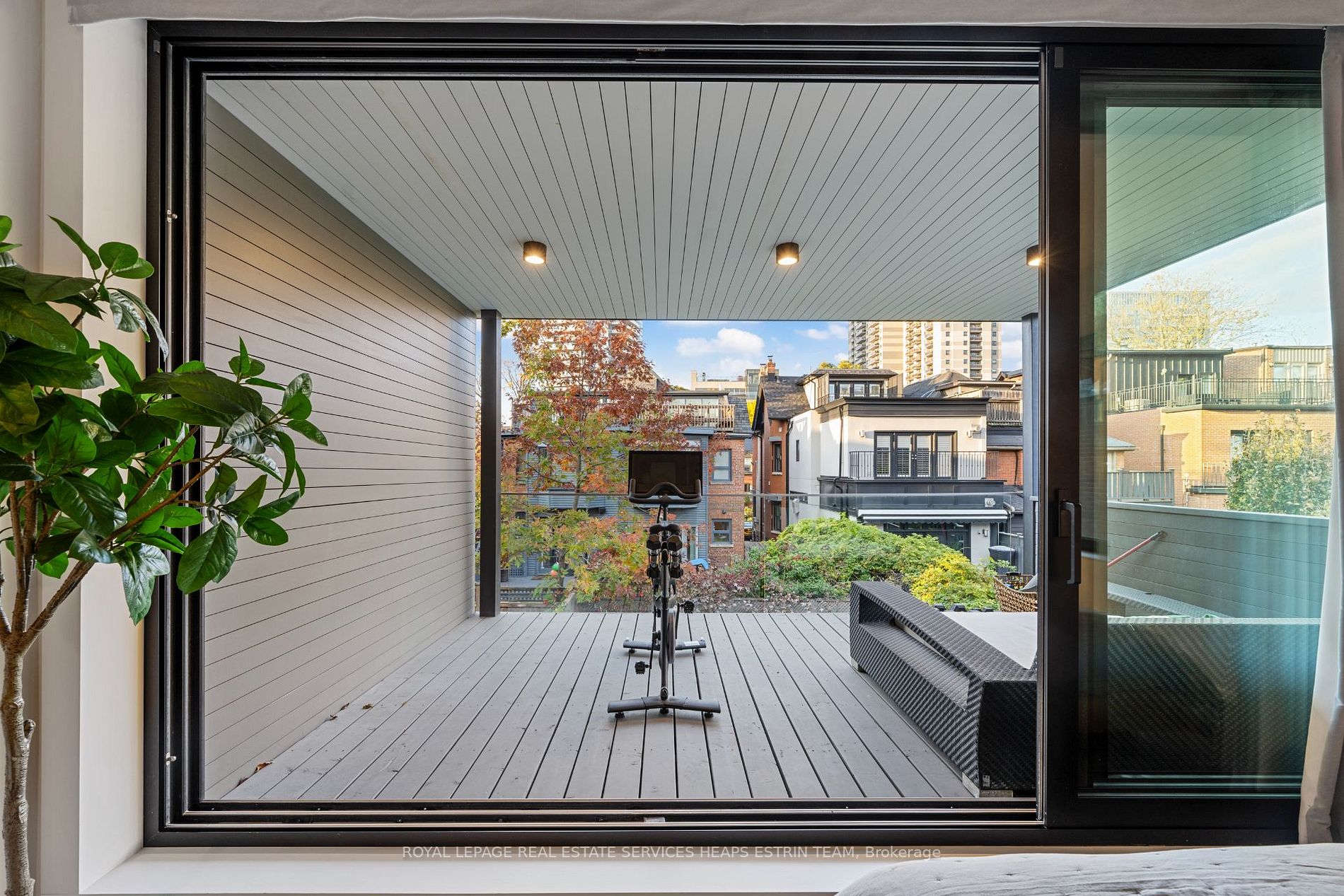 66 Tranby Ave