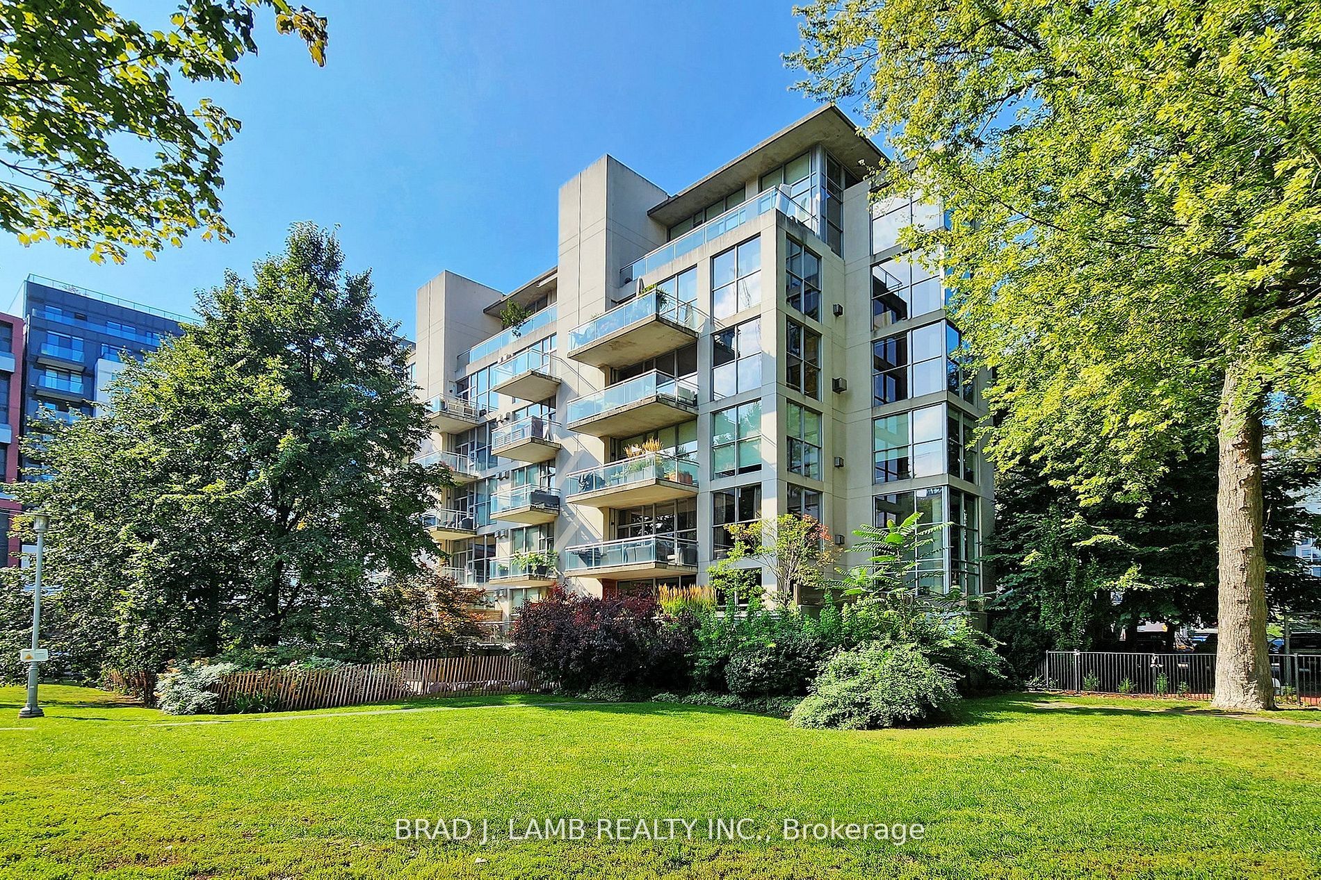 20 Niagara St, #503