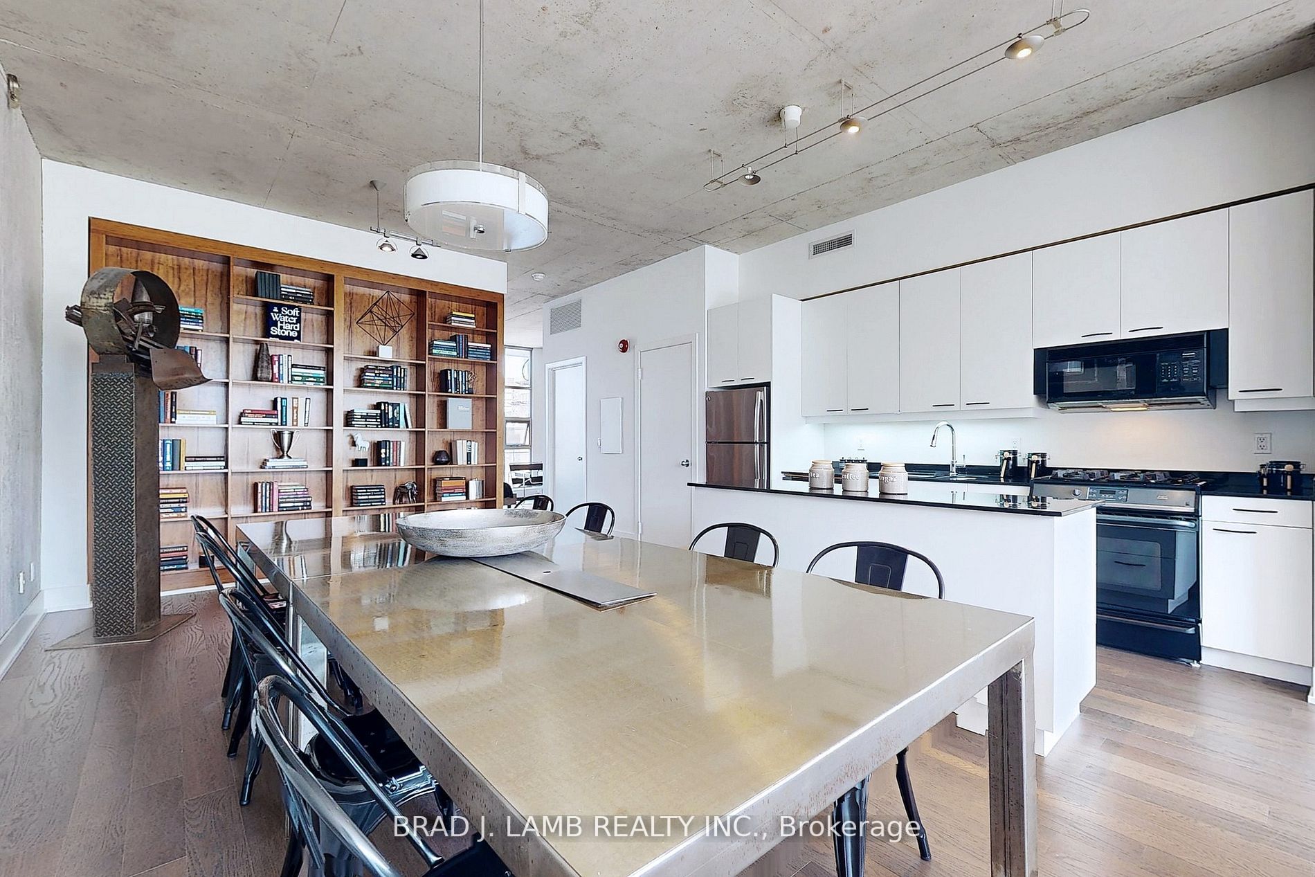 20 Niagara St, #503