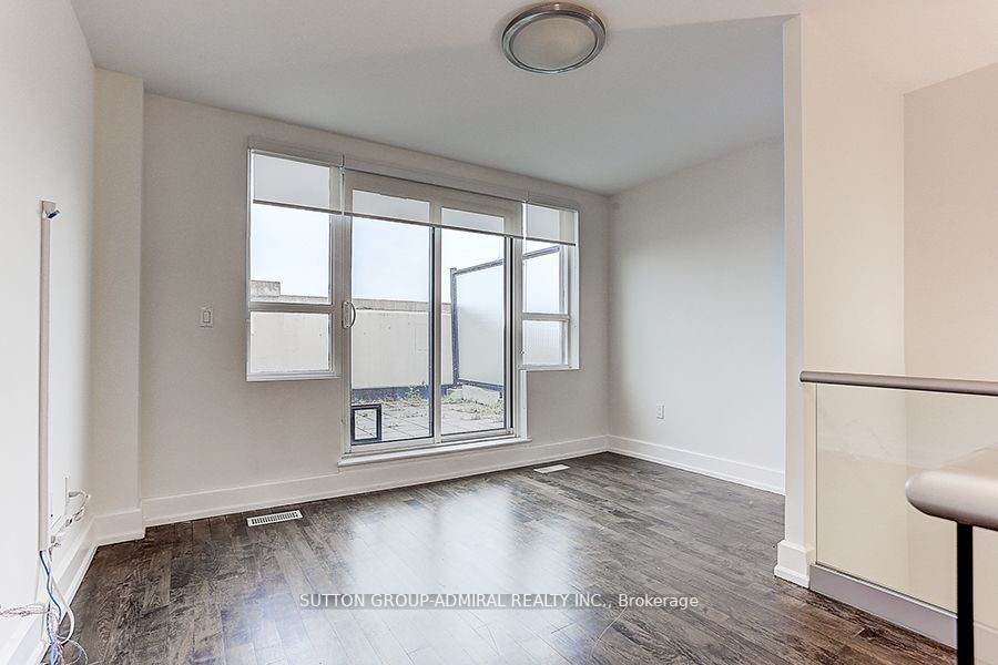 650 Sheppard Ave, #Ph06
