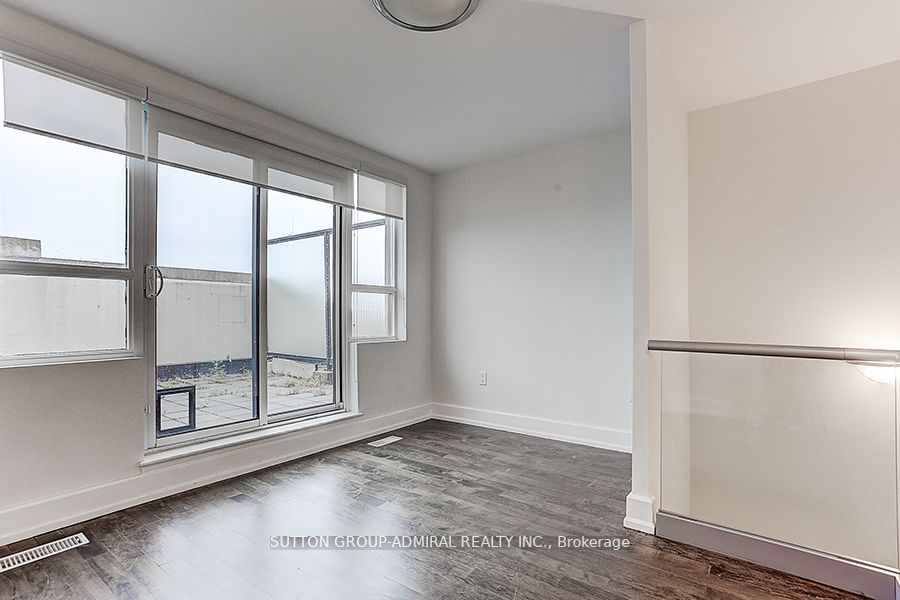 650 Sheppard Ave, #Ph06