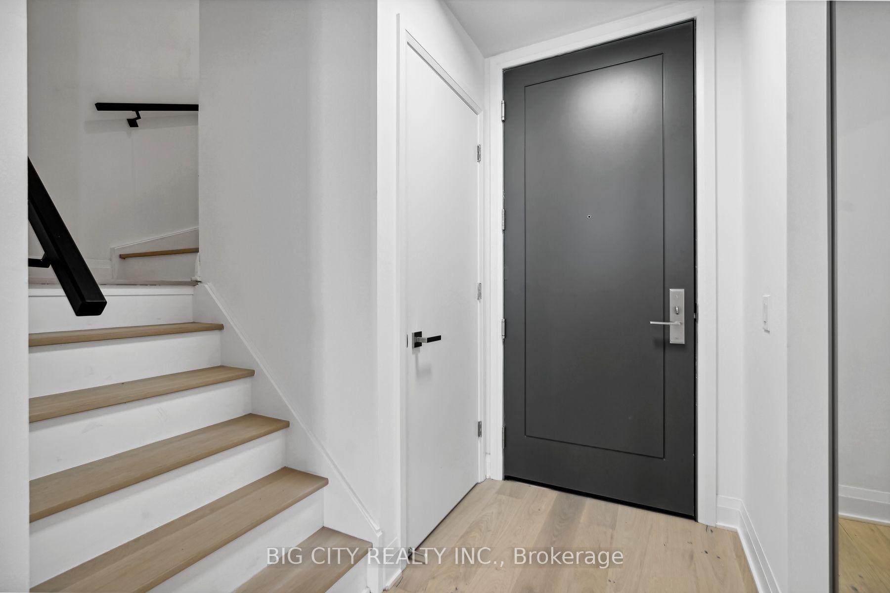 33 Frederick Todd Way, #TH01