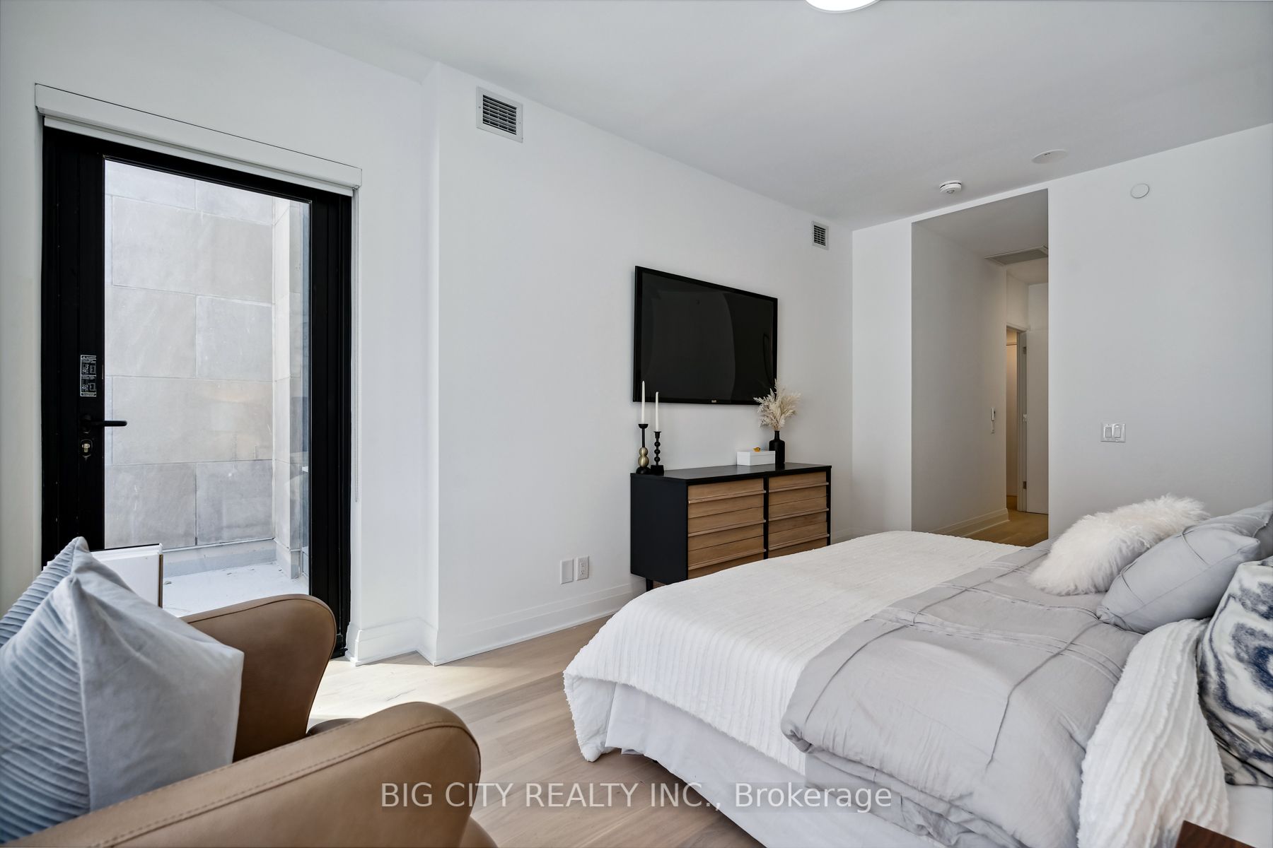 33 Frederick Todd Way, #TH01