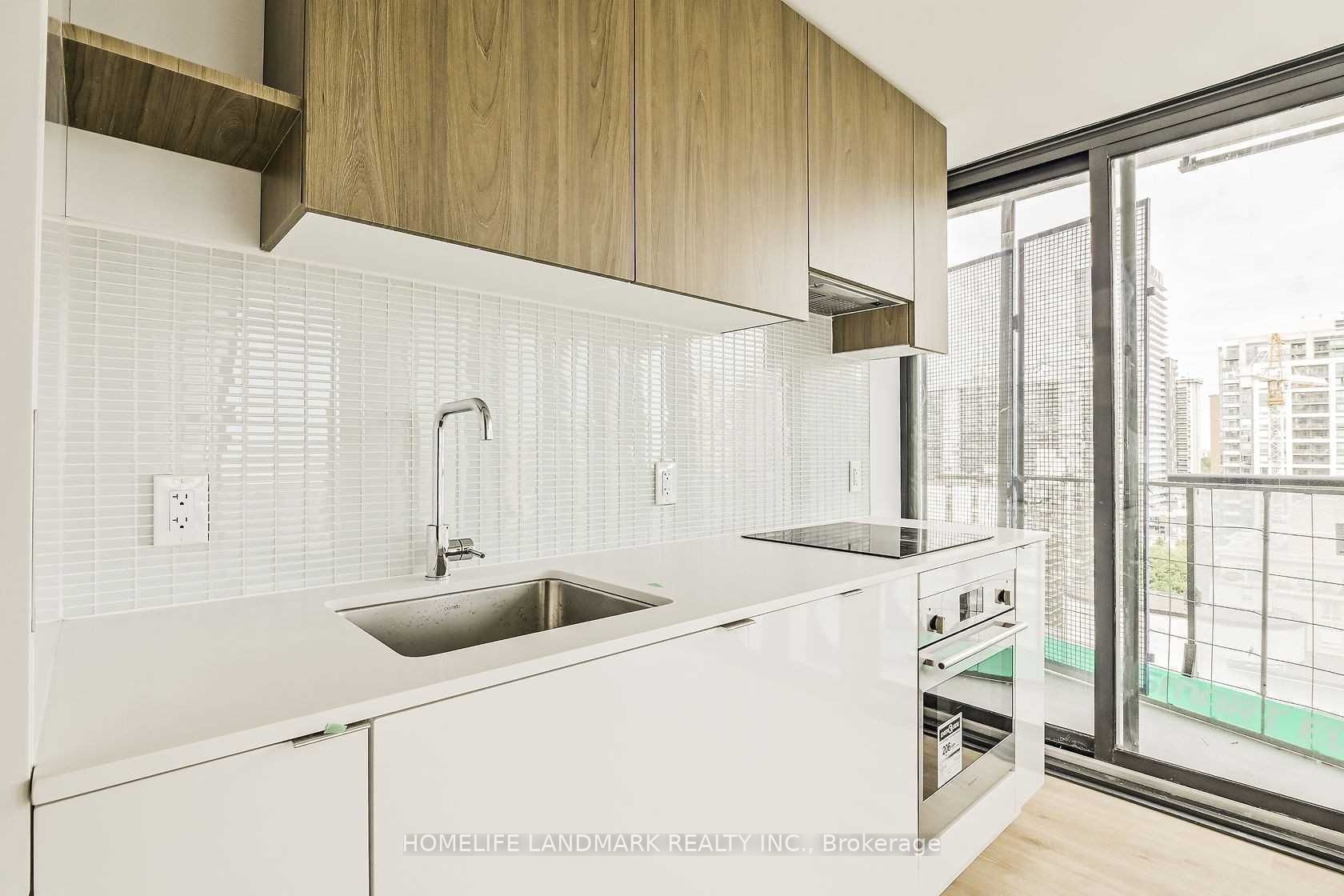 161 Roehampton Ave, #1005
