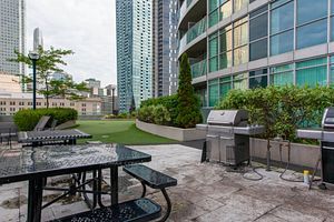 18 Yonge St, #2106