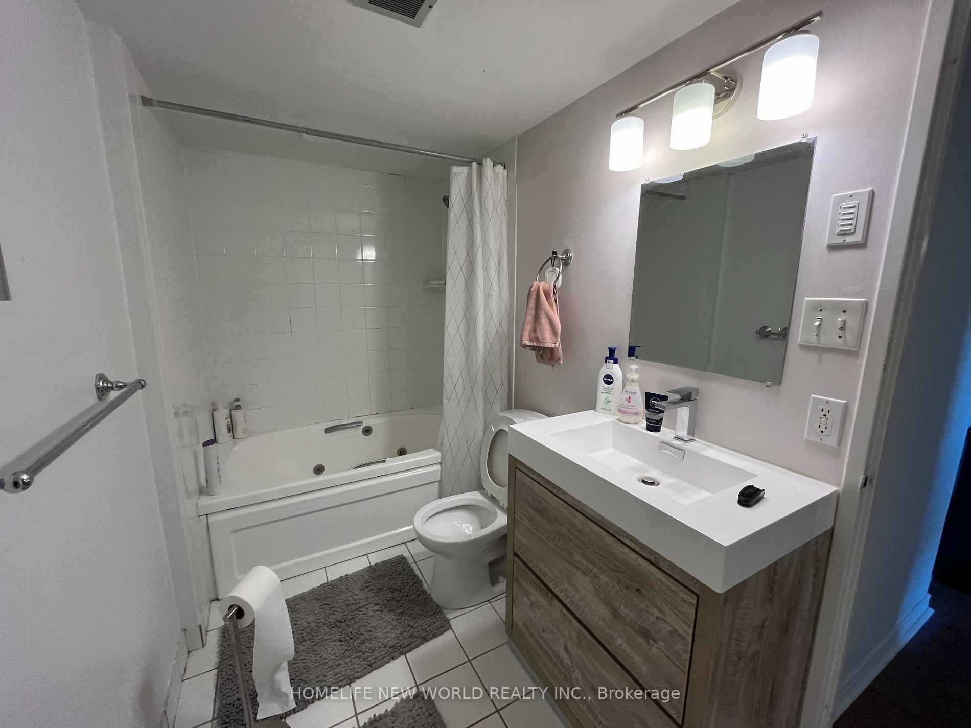 1055 Bay Street, #2012