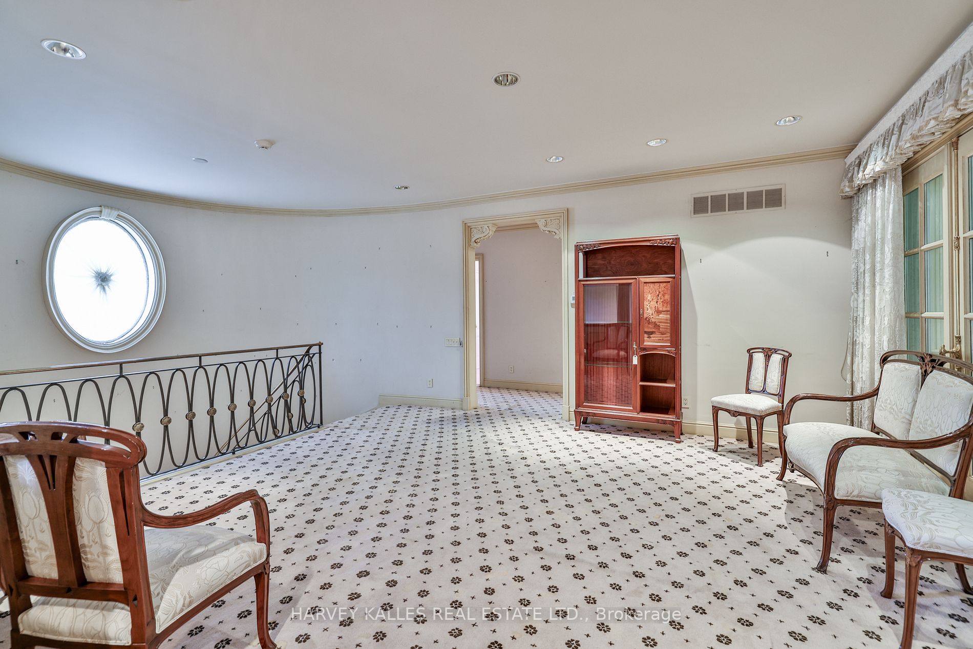 71 Hillholm Rd