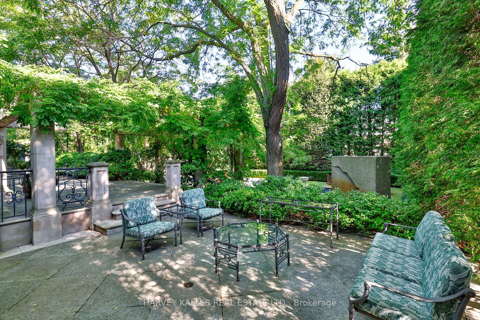 71 Hillholm Rd