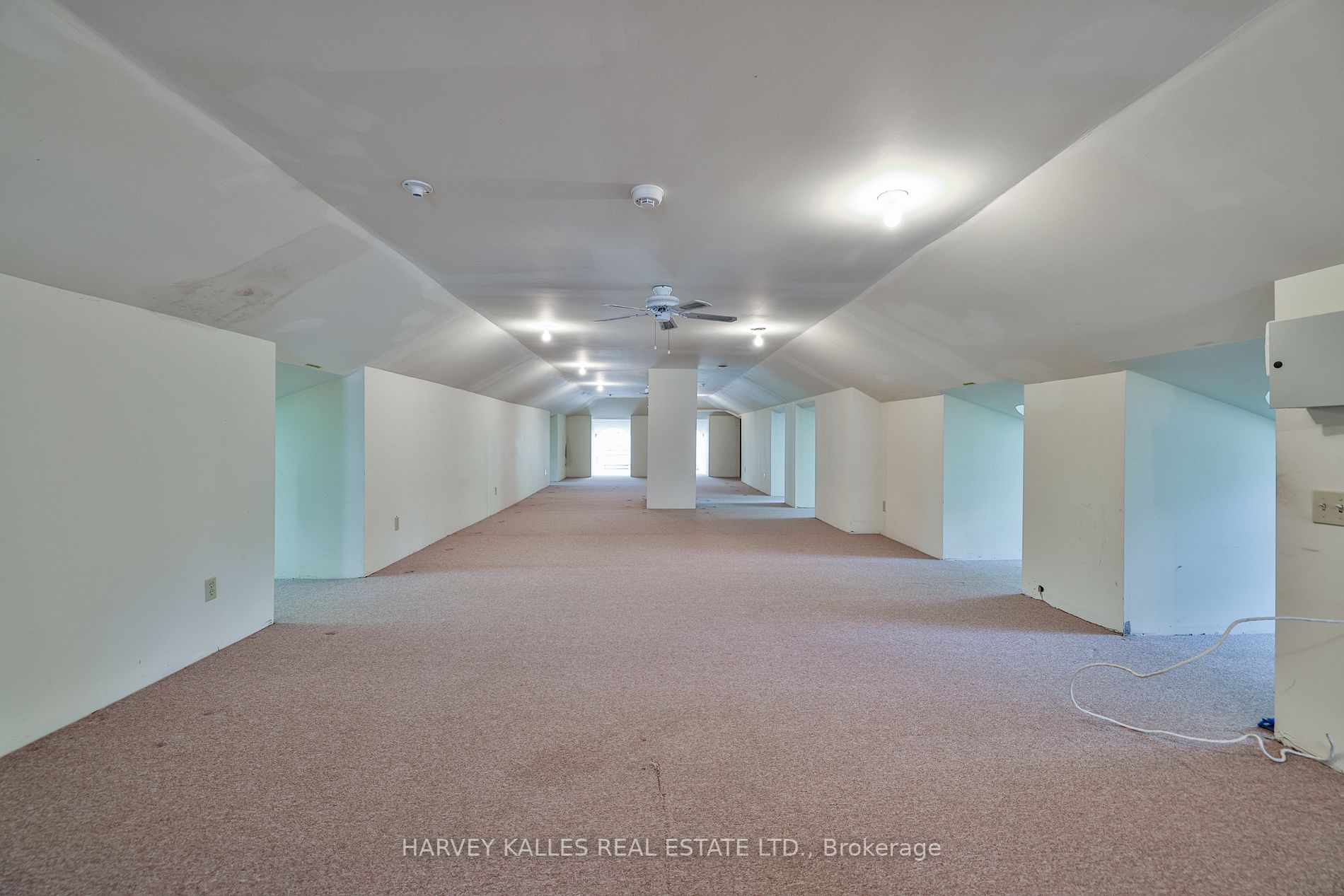 71 Hillholm Rd