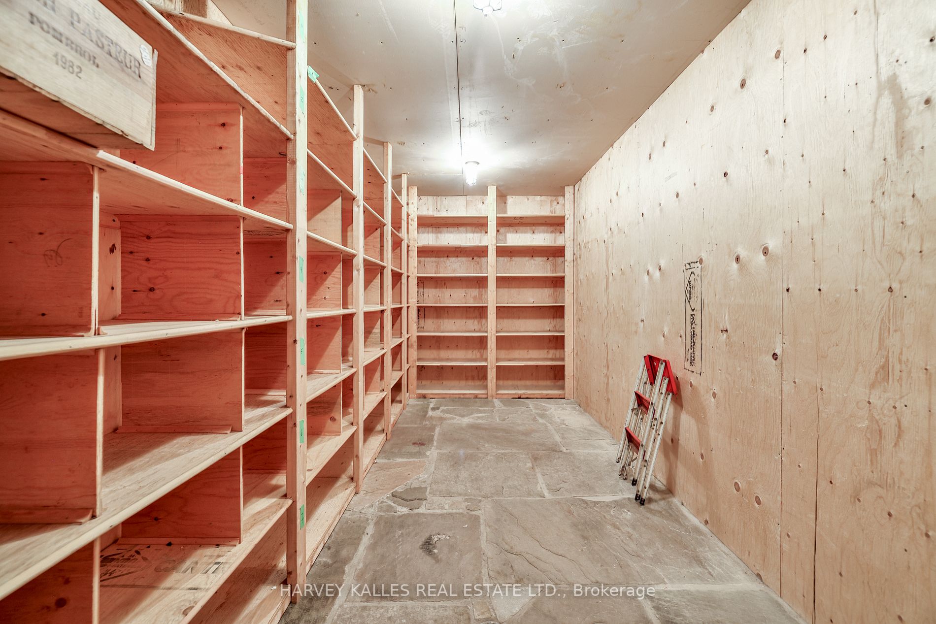 71 Hillholm Rd