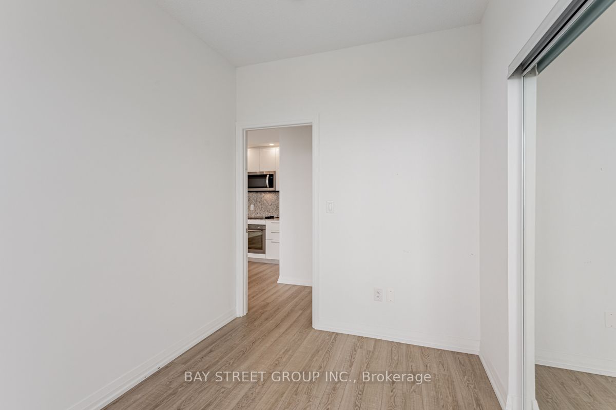 75 Canterbury Pl, #2516