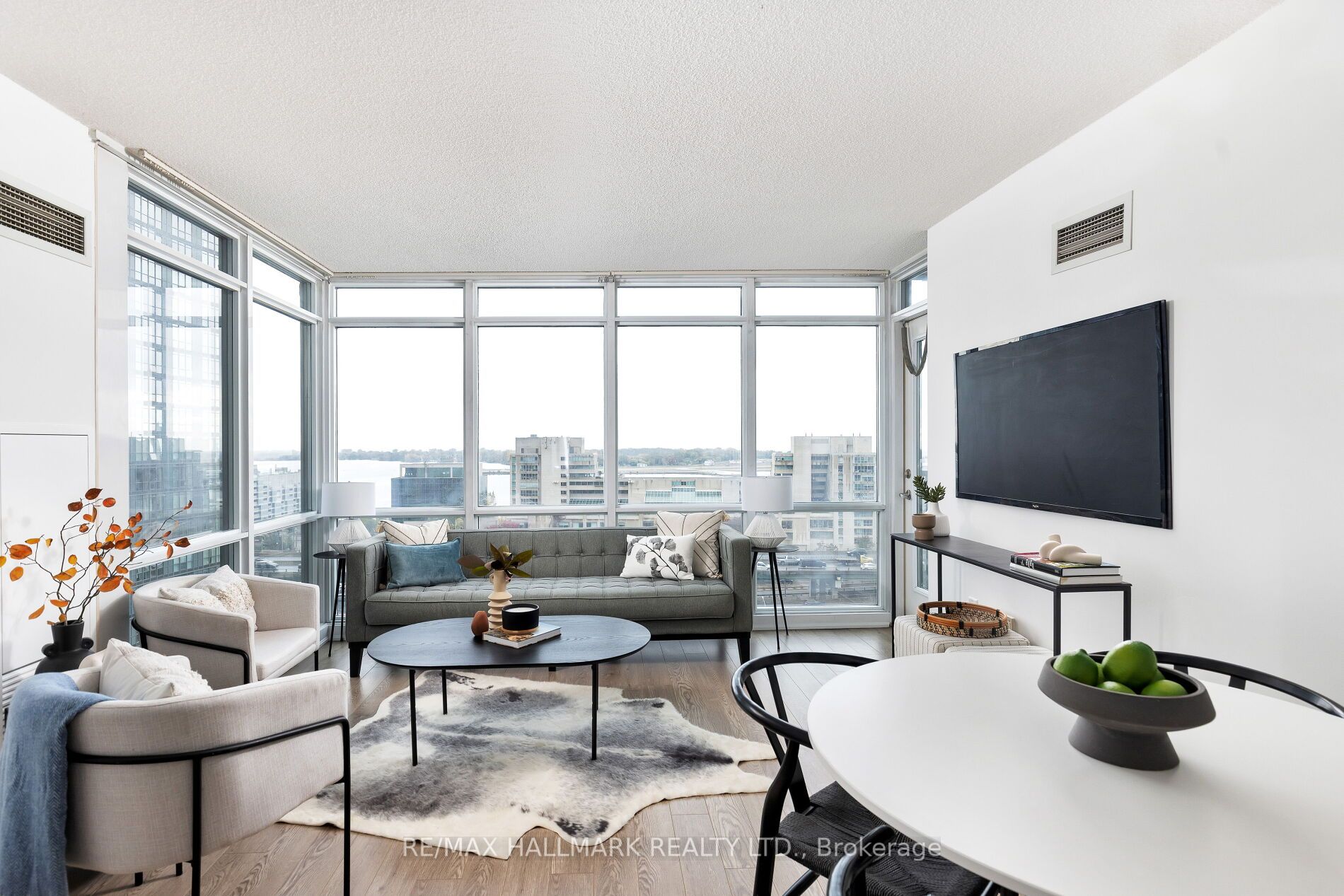 15 Fort York Blvd, #1512