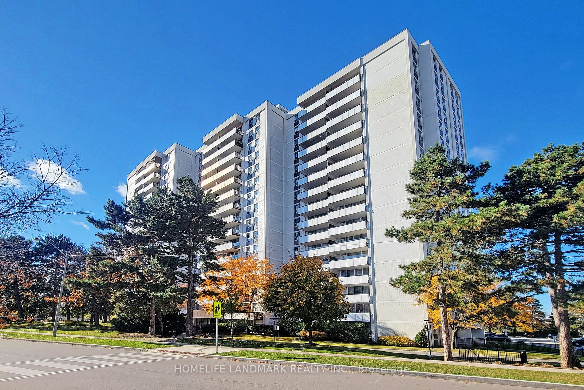 20 Forest Manor Rd, #103