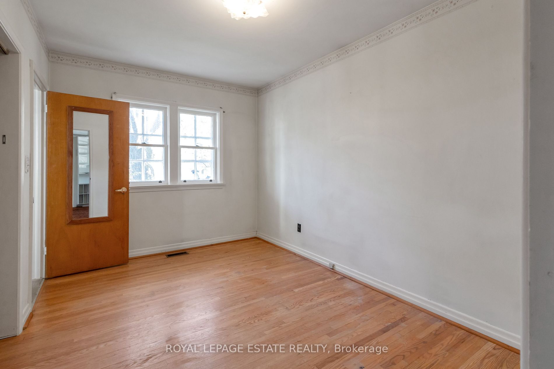 1030 Lillian St
