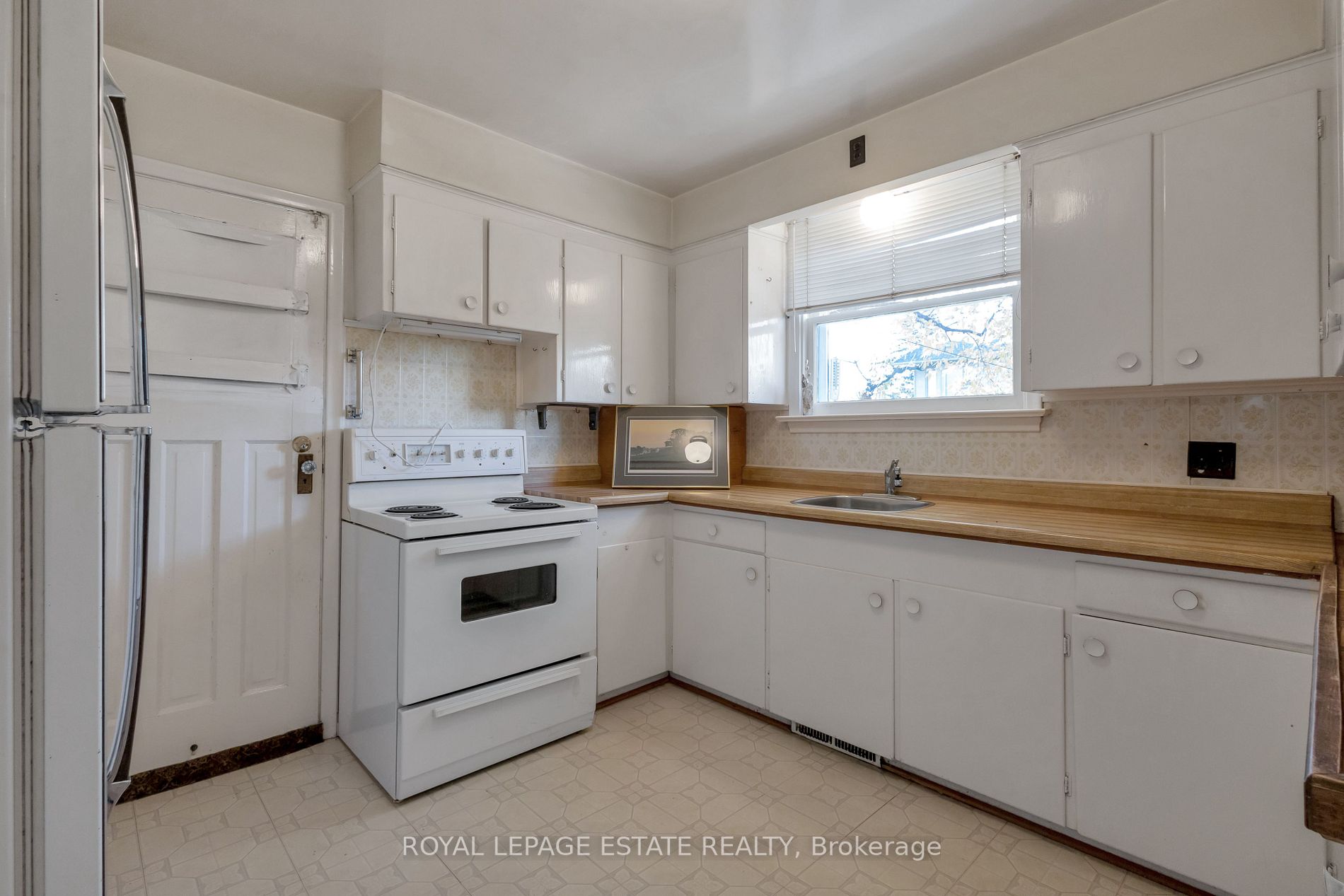 1030 Lillian St