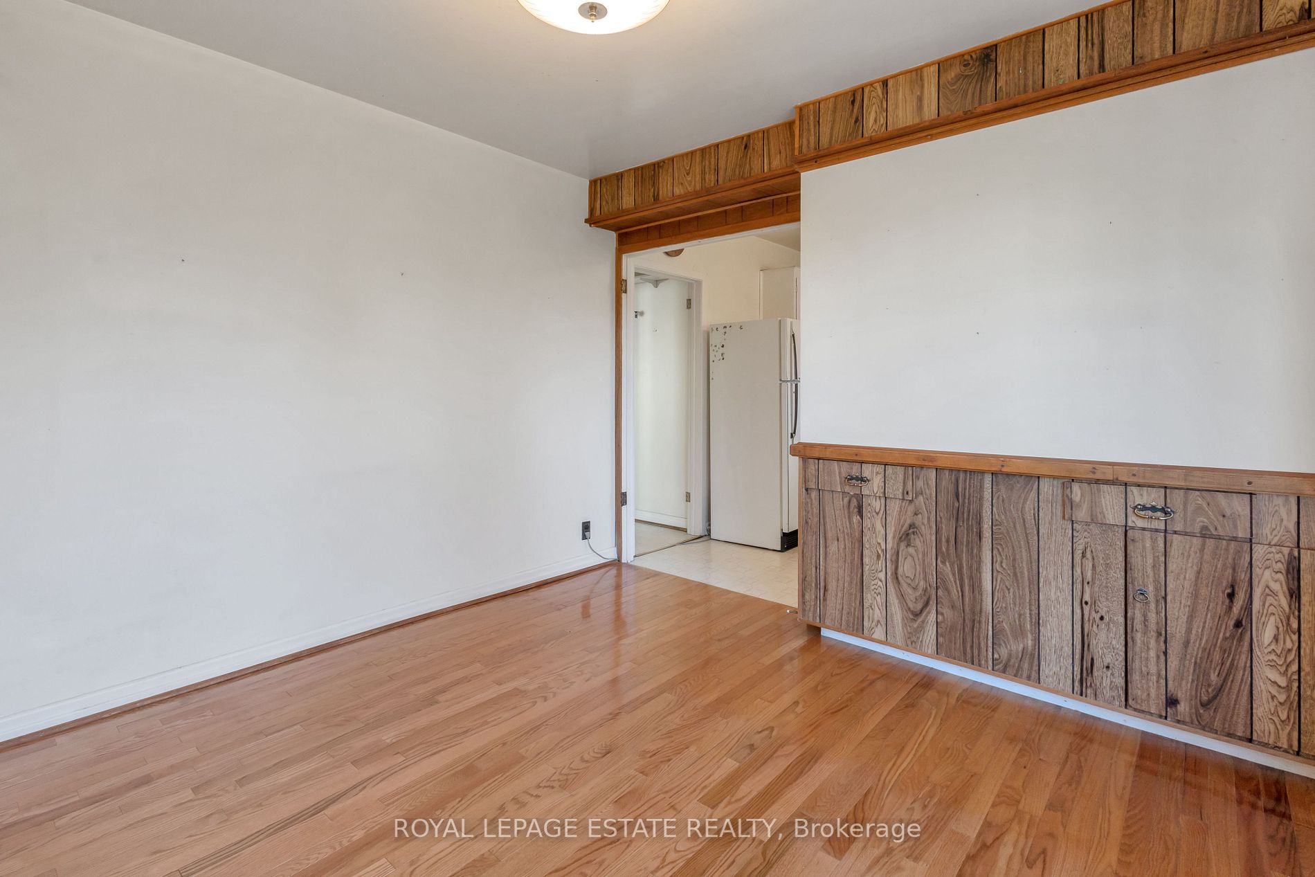 1030 Lillian St