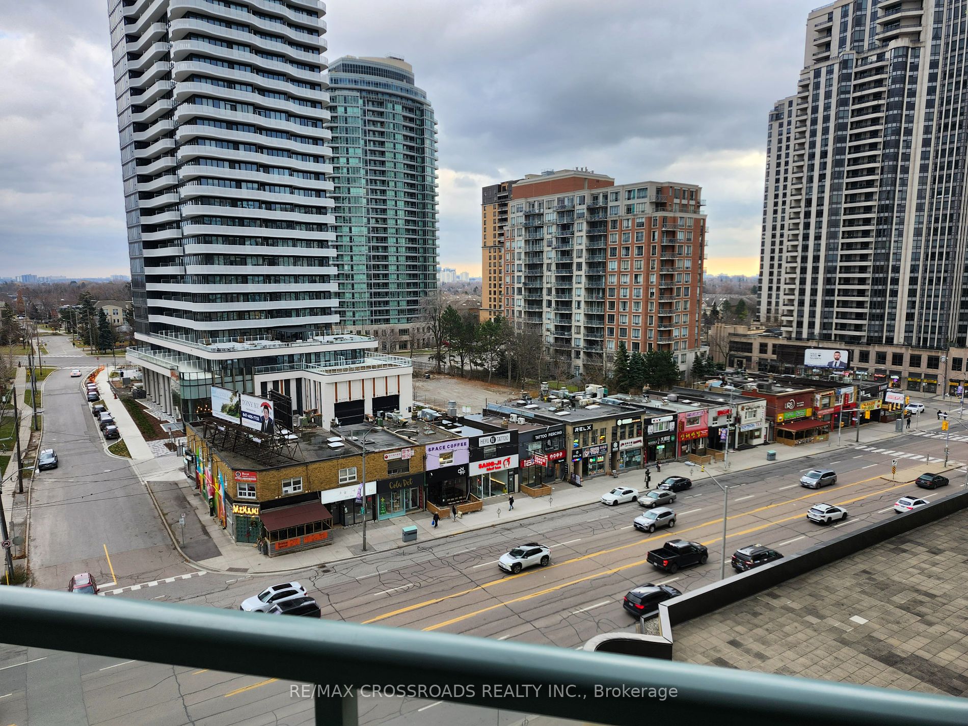 5500 Yonge St, #805