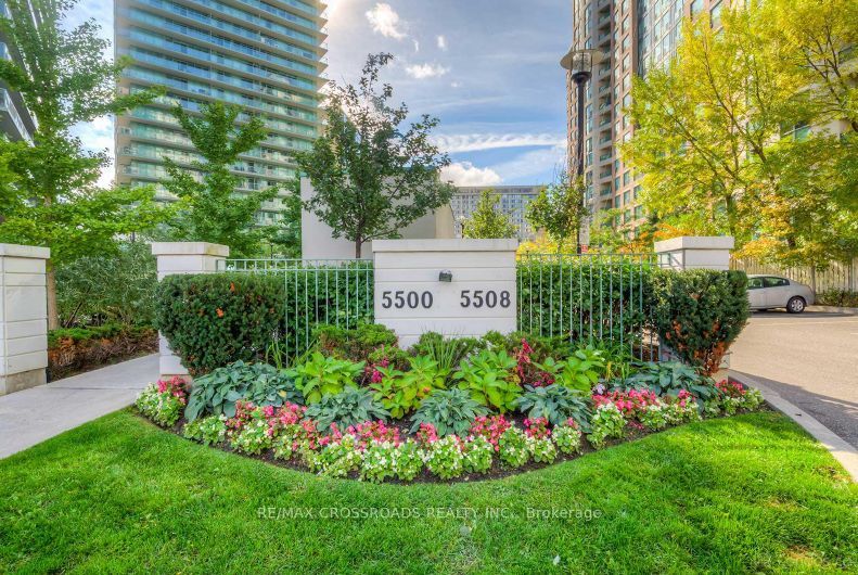 5500 Yonge St, #805