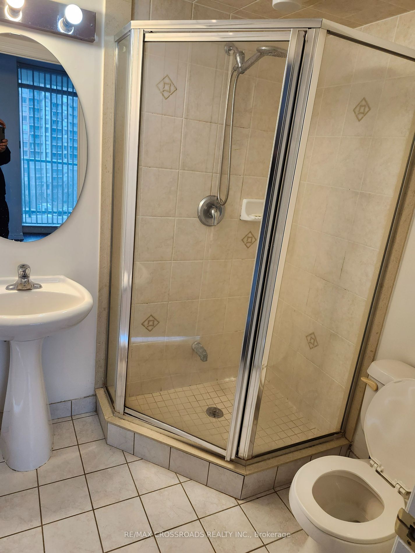 5500 Yonge St, #805