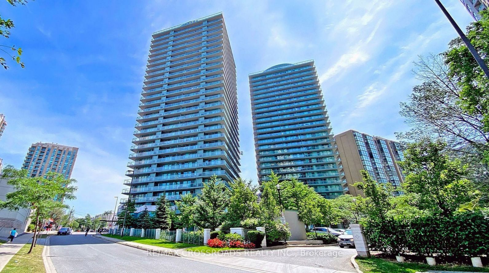 5500 Yonge St, #805