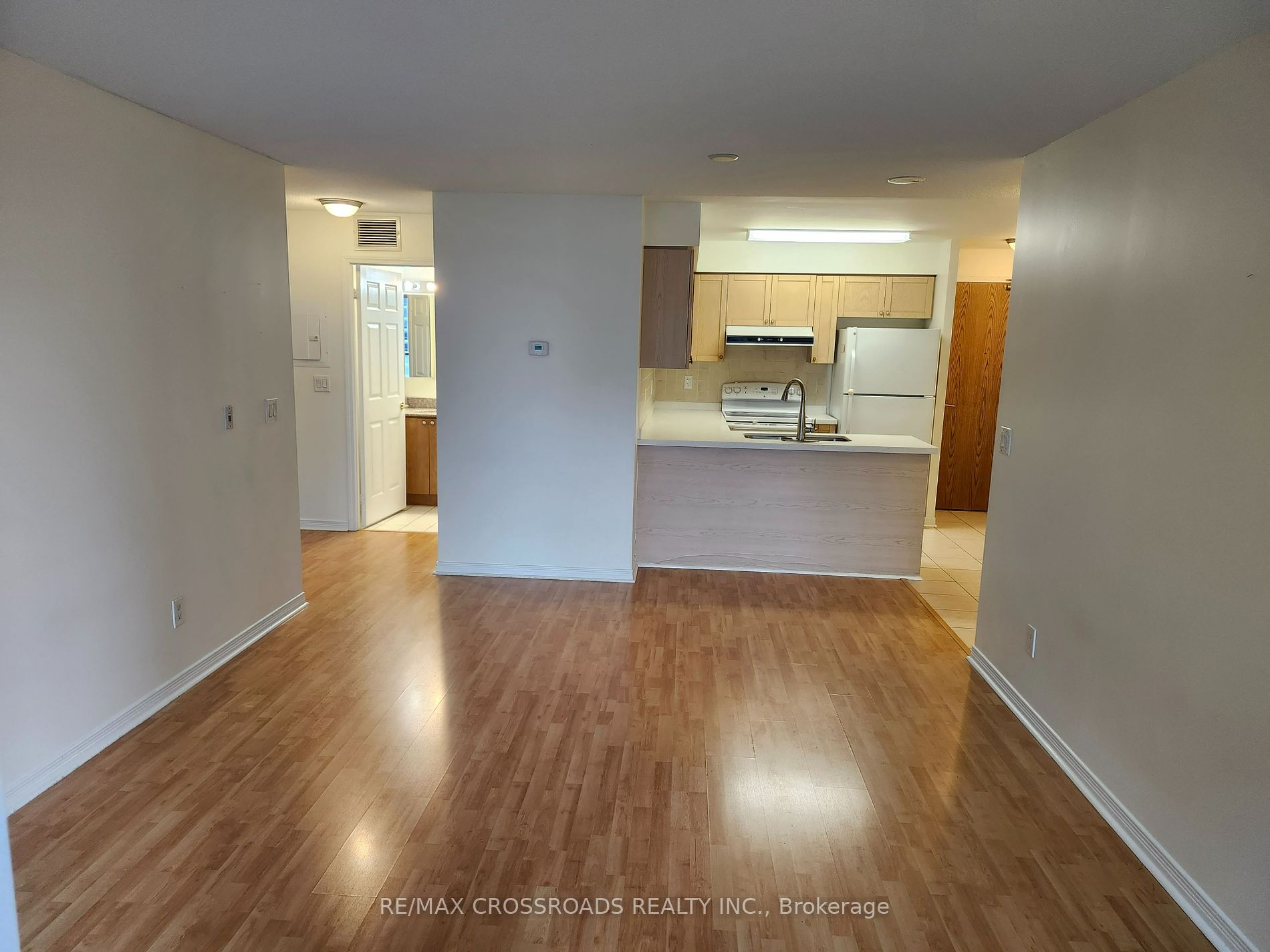 5500 Yonge St, #805