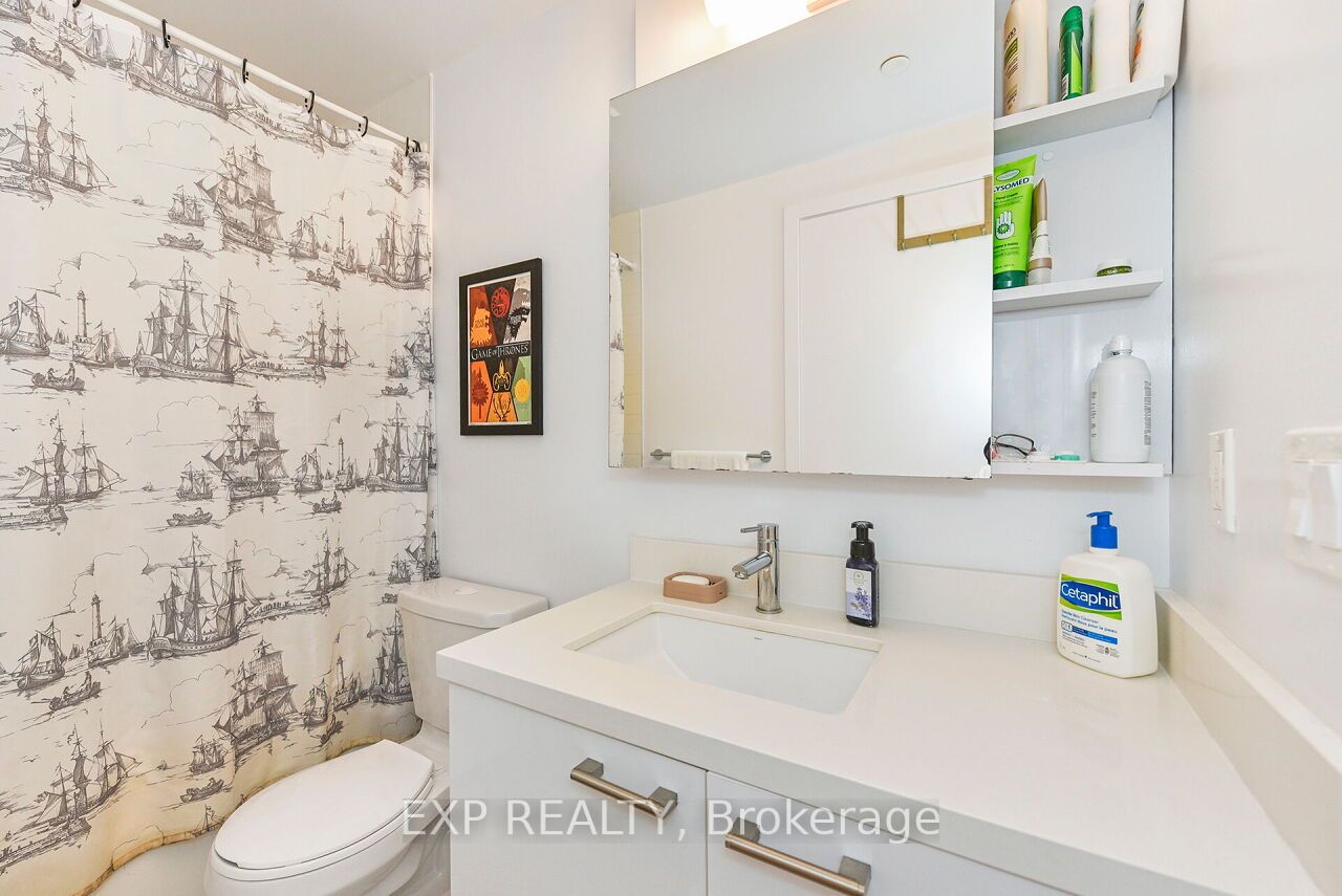 2221 Yonge St, #911