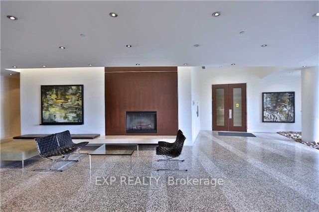 8 York St, #2704