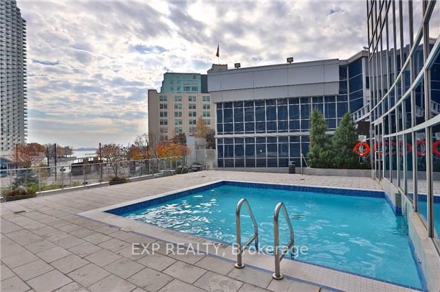 8 York St, #2704