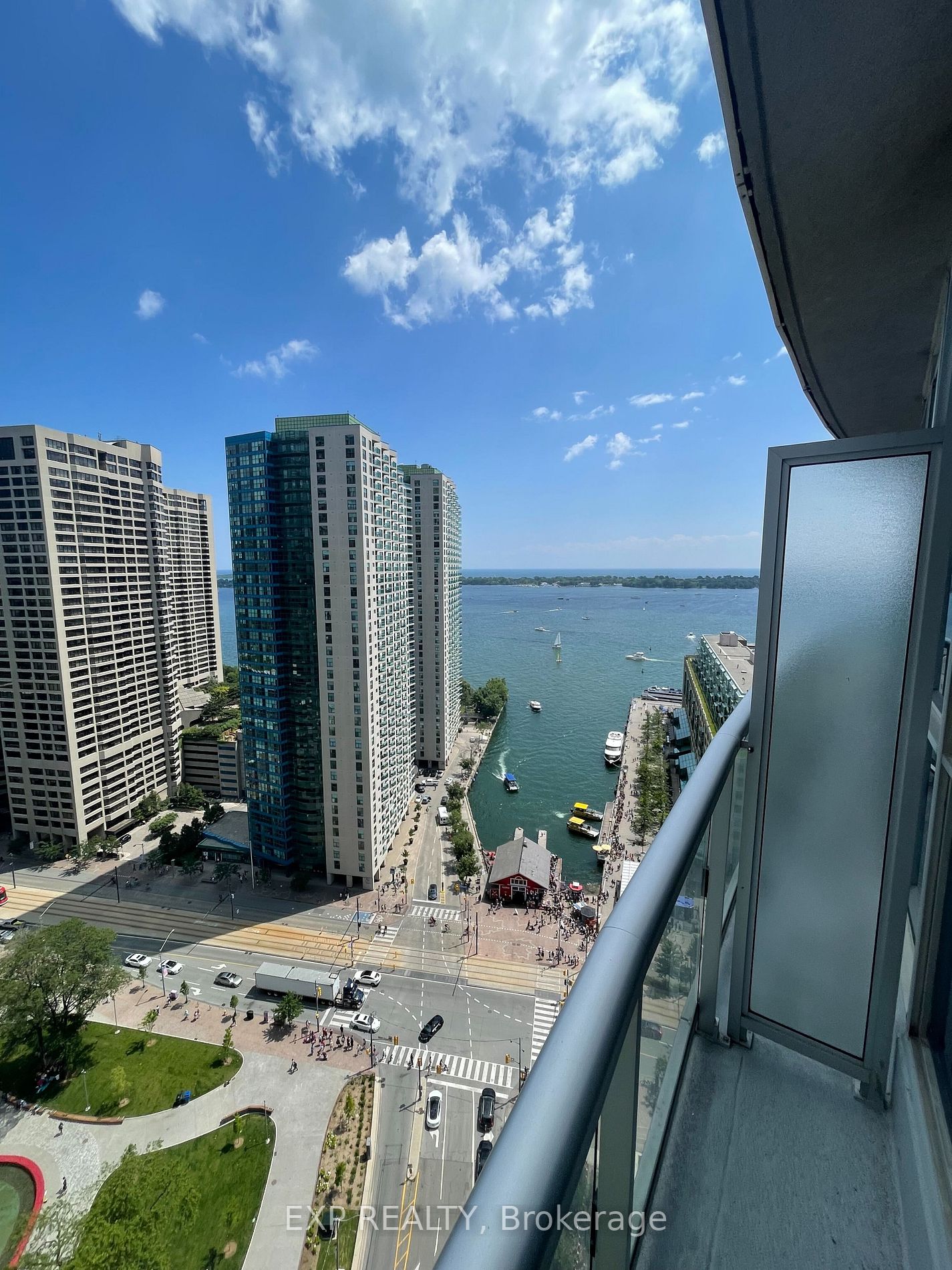 8 York St, #2704