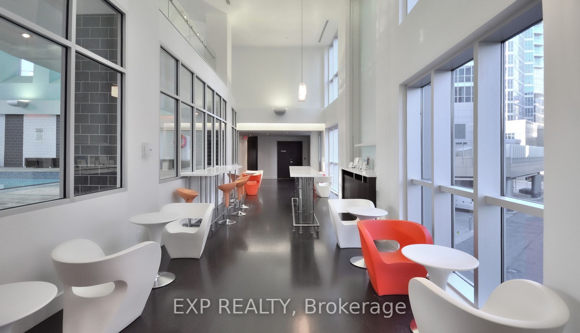8 York St, #2704