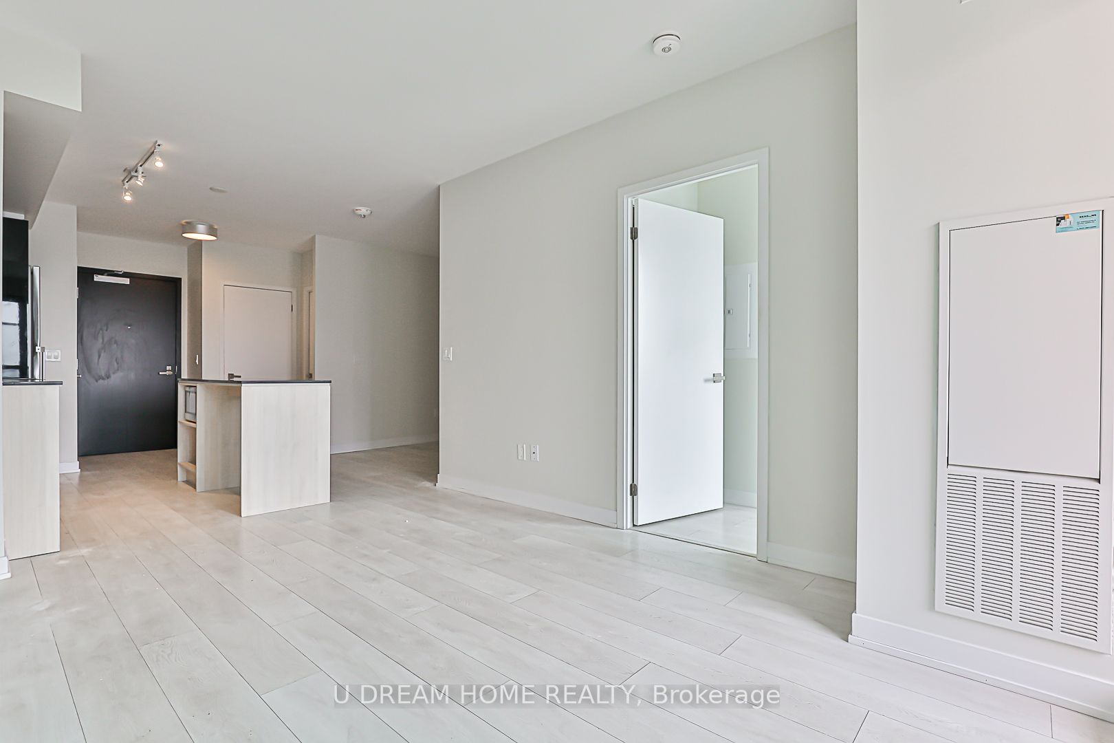31 Tippett Rd, #636