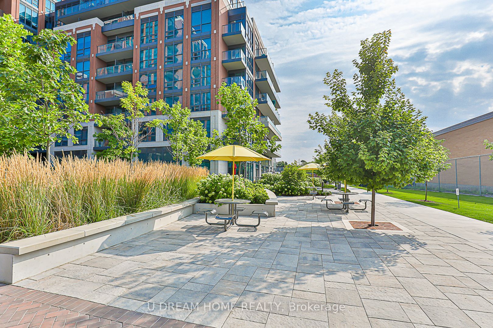 31 Tippett Rd, #636