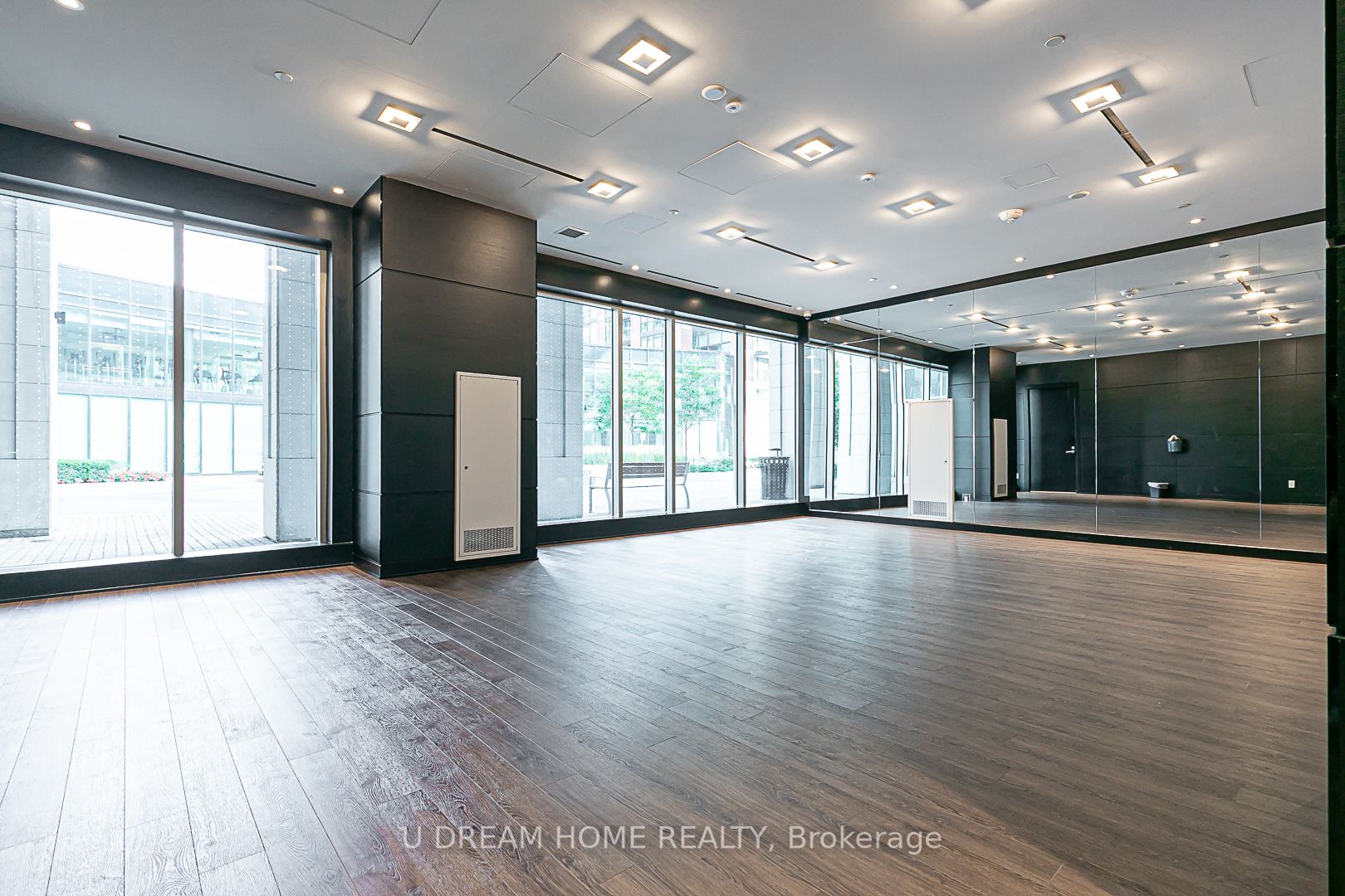31 Tippett Rd, #636