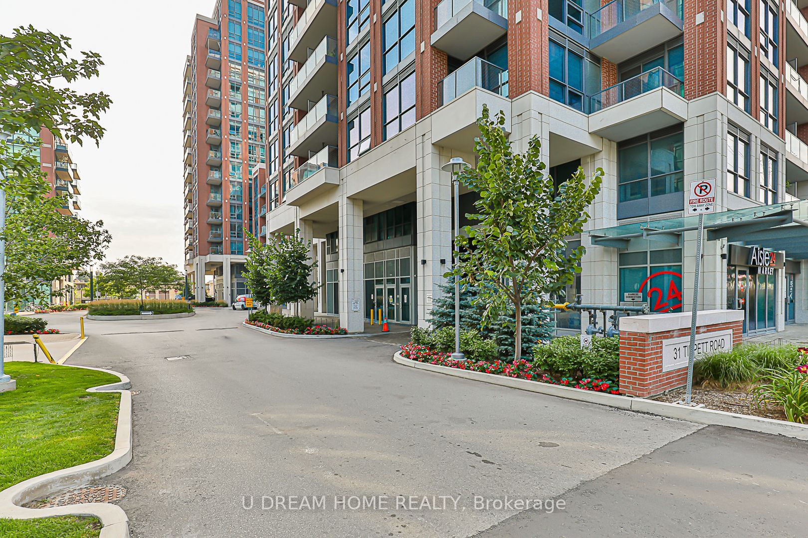 31 Tippett Rd, #636